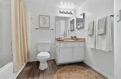 Felicidad - 2 Bed 2 Bath - Bathroom