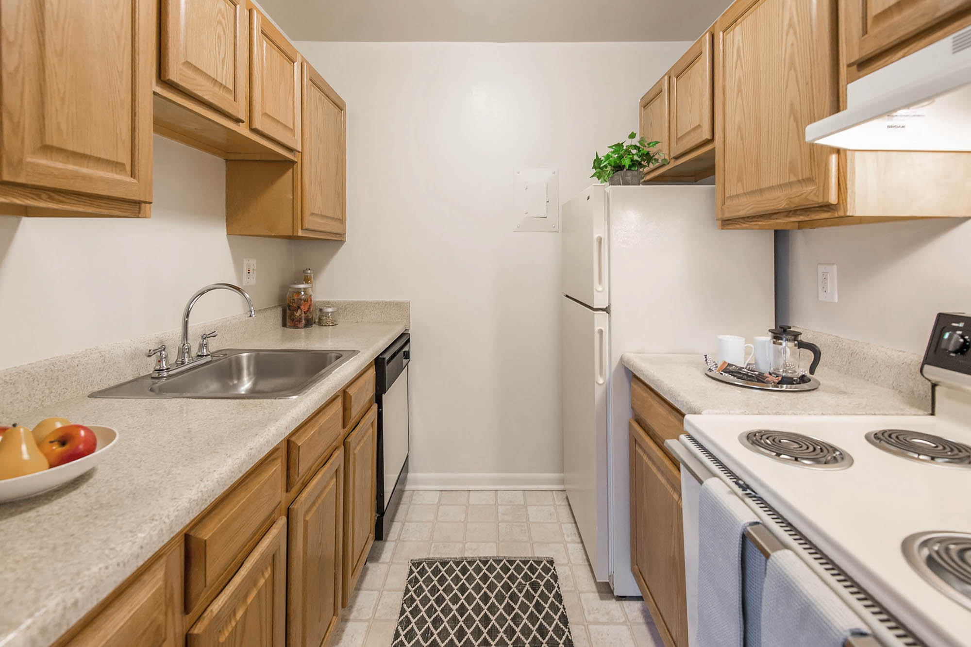 The Van Gogh - 1 Bed 1 Bath - Kitchen