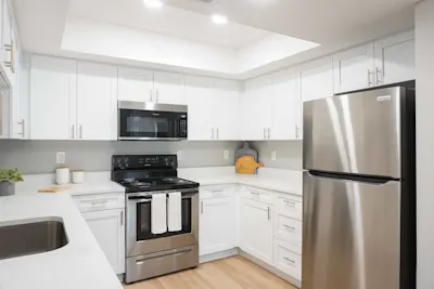 Central+ - 3 Bed 2 Bath - Kitchen