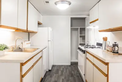 Drummond - 2 Bed 1.5 Bath - Kitchen