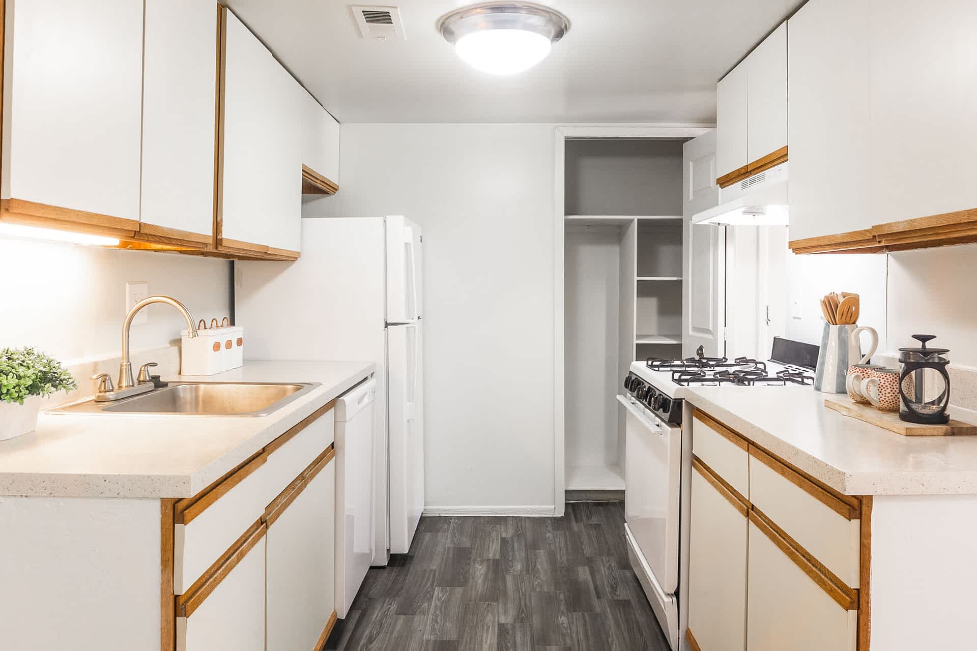 Drummond - 2 Bed 1.5 Bath - Kitchen