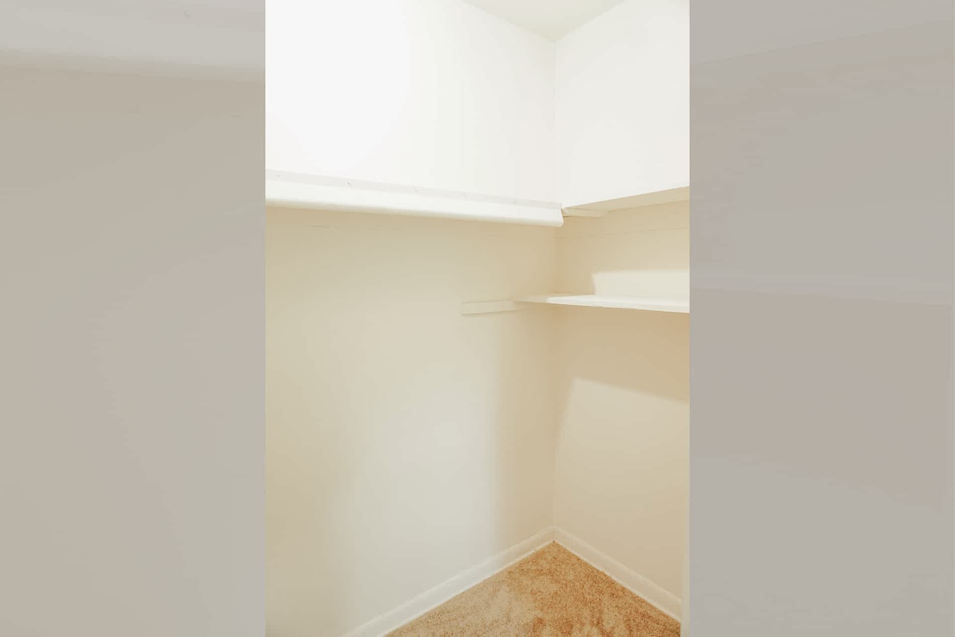 Ontario for Golfside Lake apartments in Ypsilanti, Michigan | 1 ...