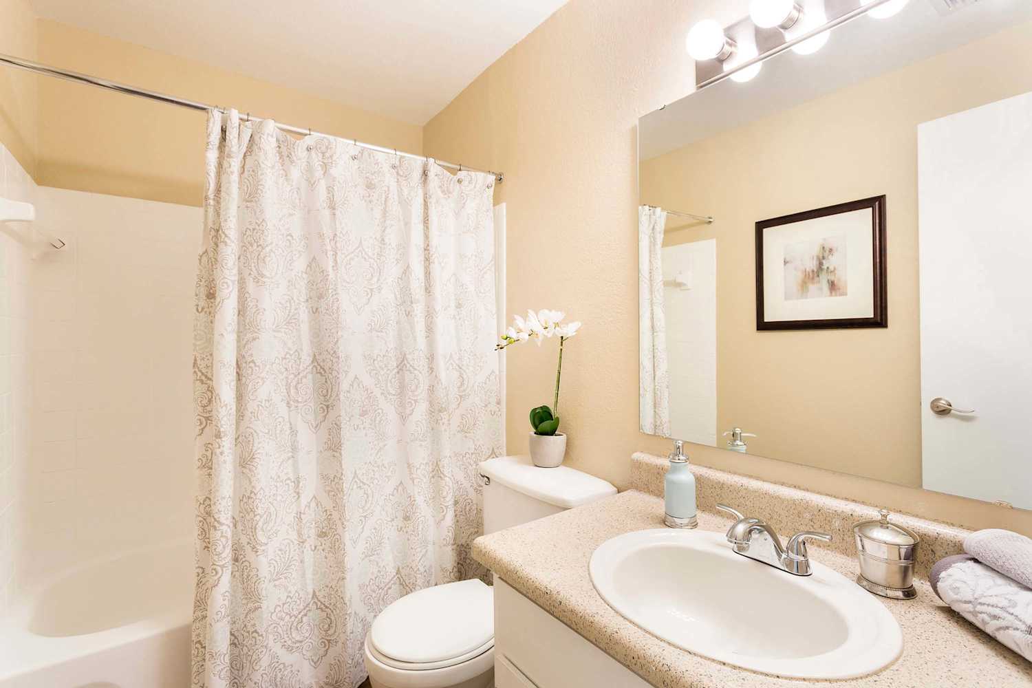 Media Gallery for Azure Winter Park apartments in Winter Park, Florida