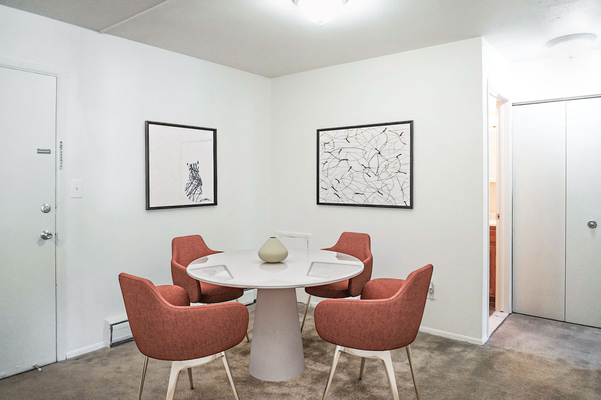 Belmont - 1 Bed 1 Bath - Dining Area