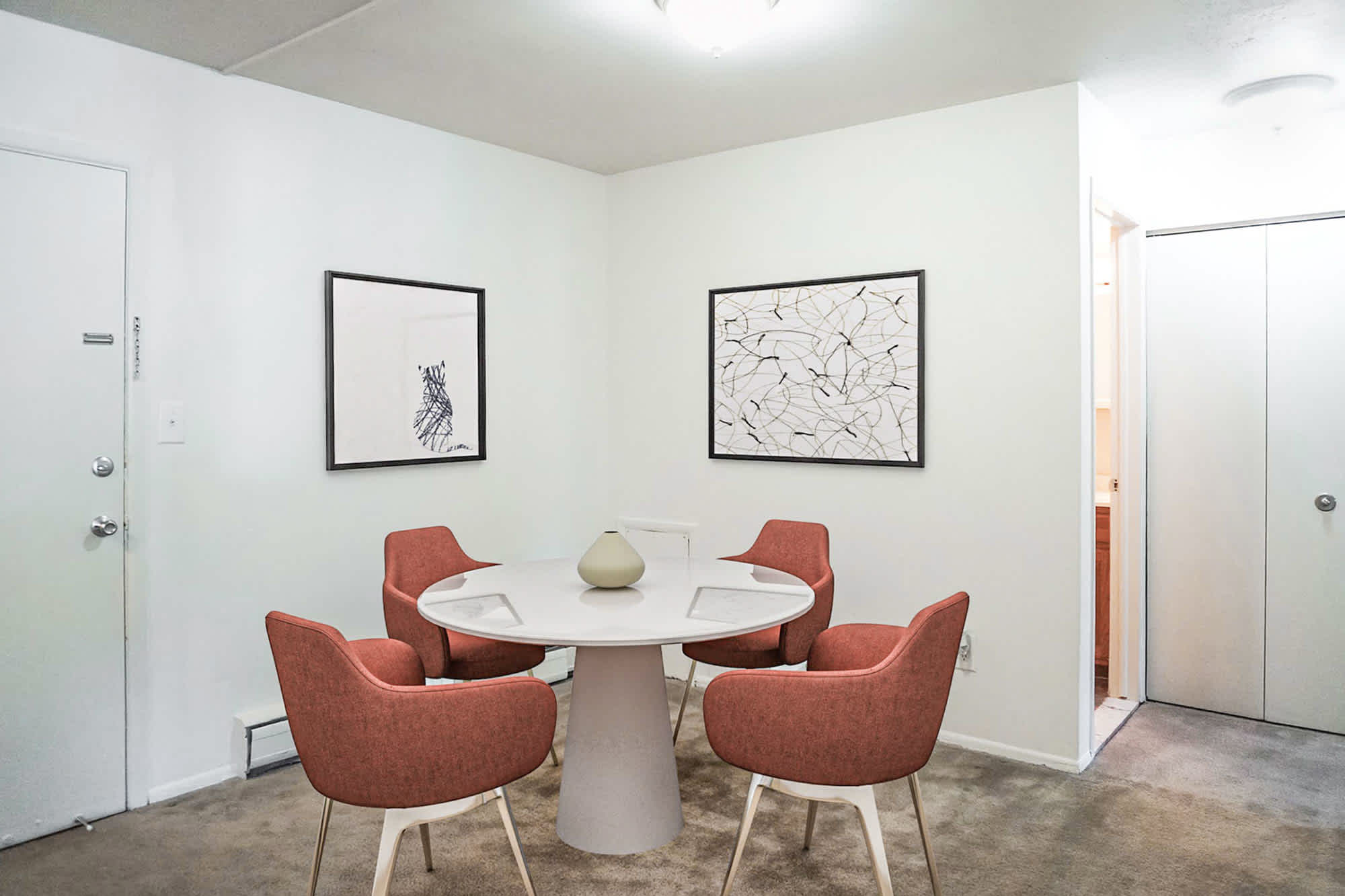 Belmont - 1 Bed 1 Bath - Dining Area