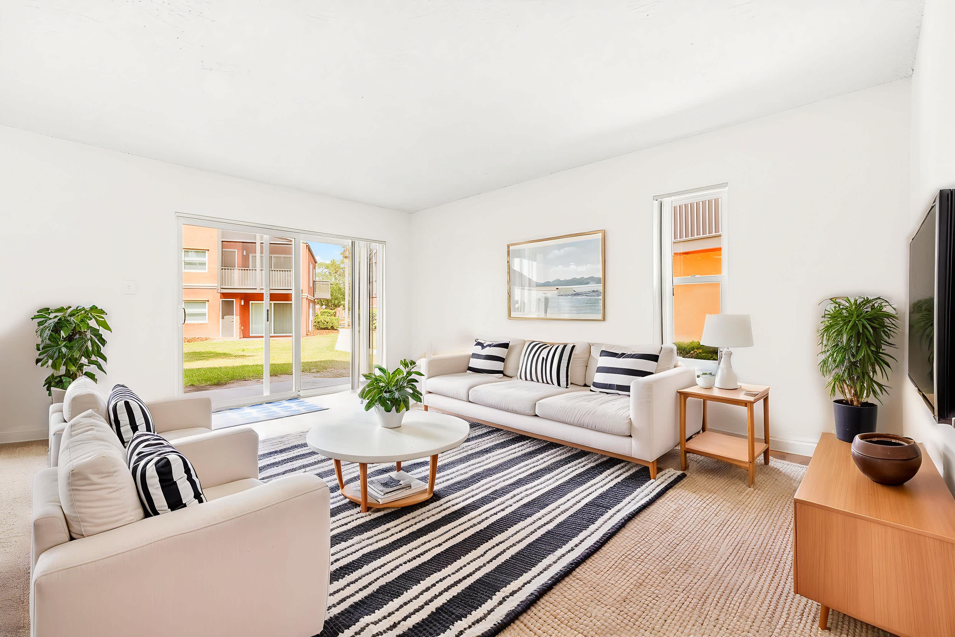 Schooner - 2 Bed 1 Bath - Living Room