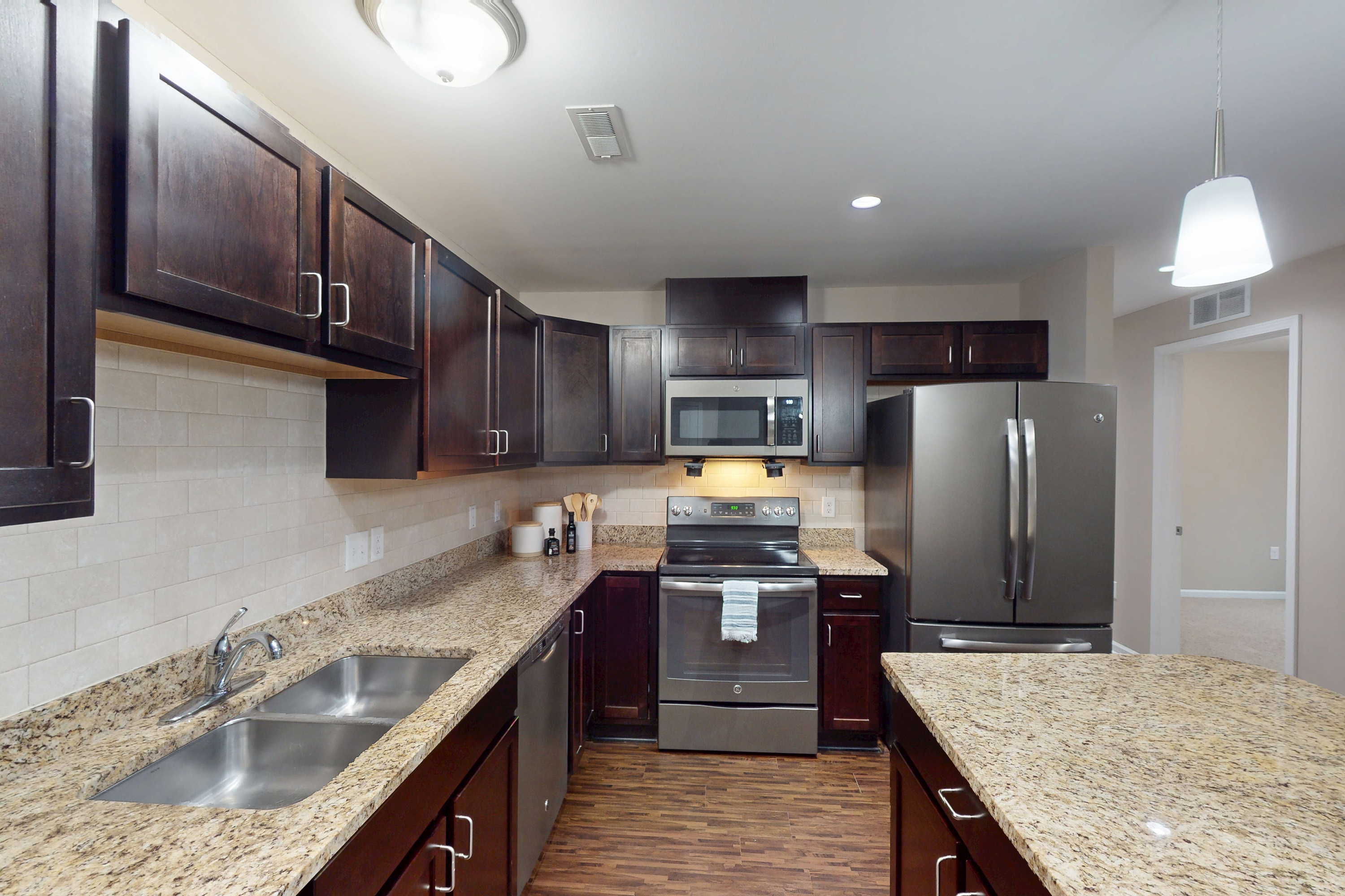 Miller - 2 Bed 2 Bath - Breakfast Bar