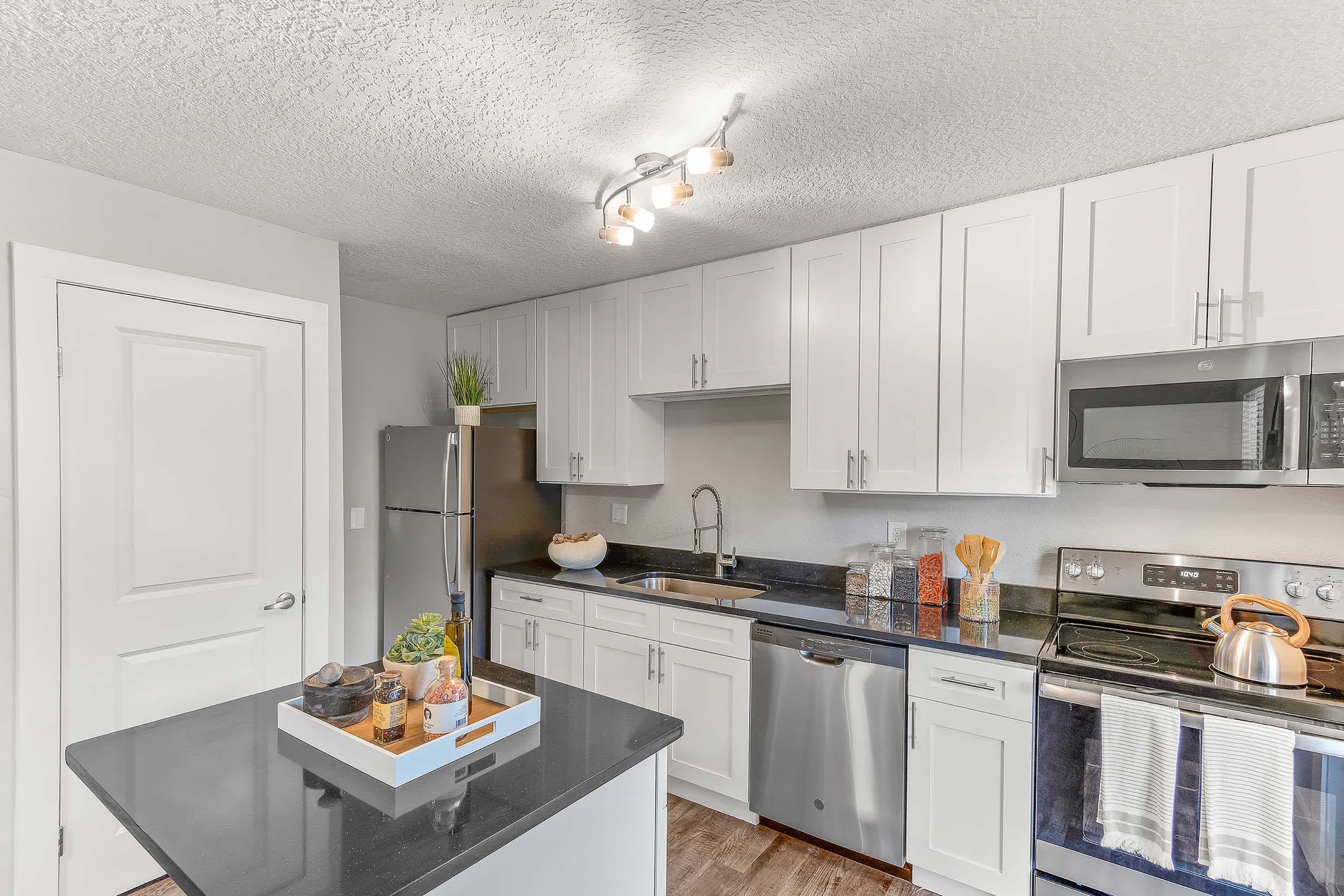 Onyx+ - 2 Bed 2 Bath - Kitchen