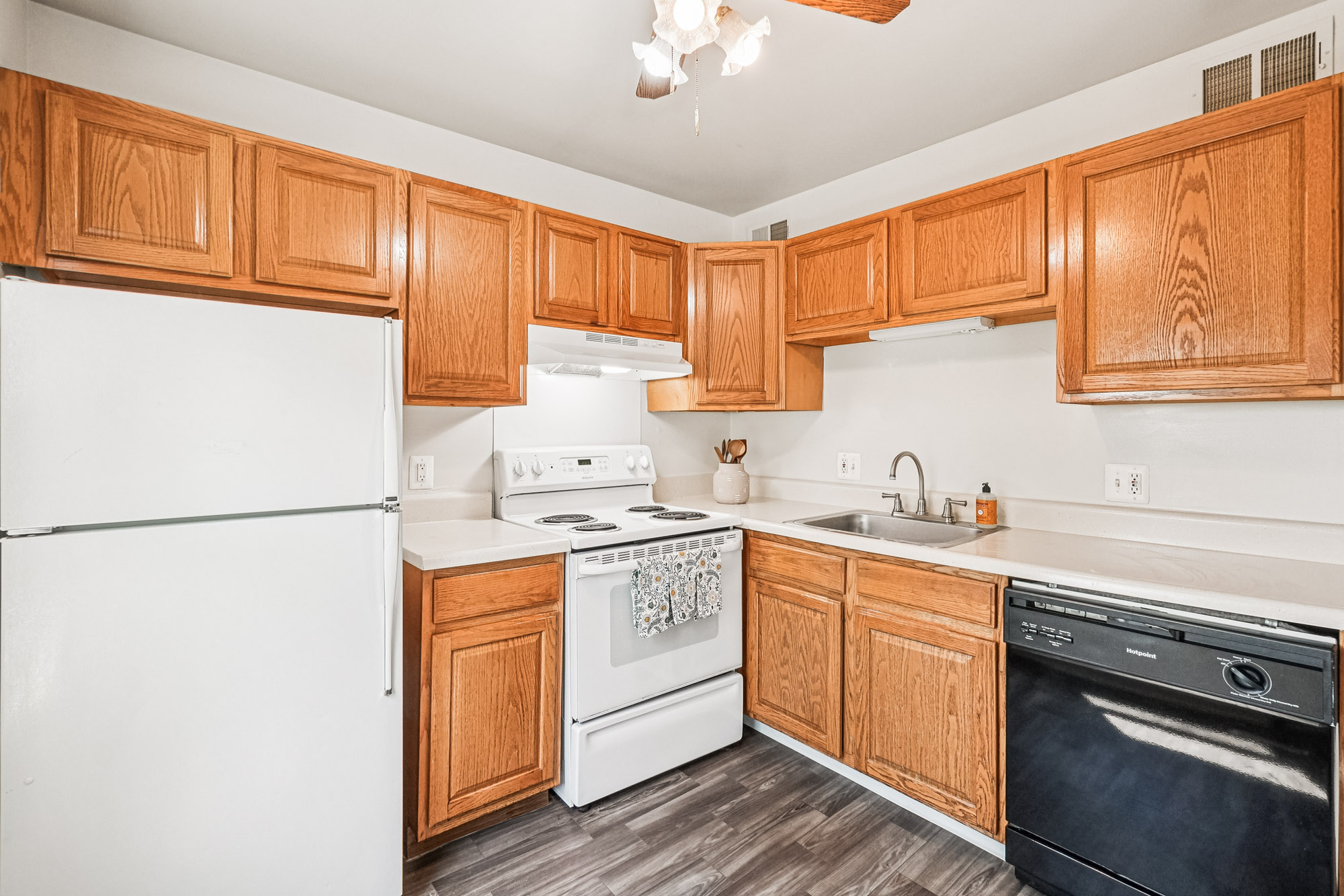 The Gaston & The Grand - 2 Bed 1 Bath - Kitchen