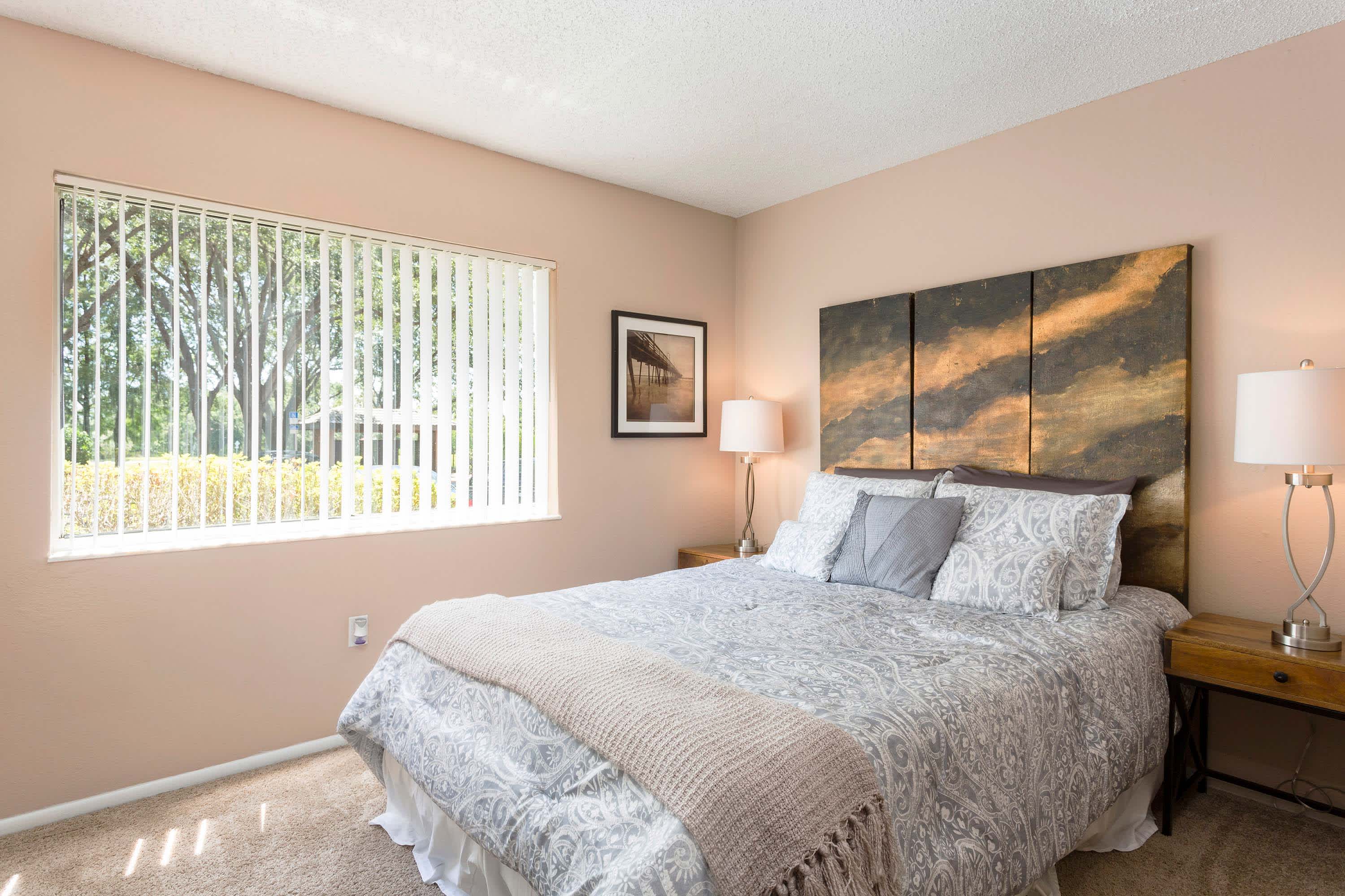 Granada - 2 Bed 2 Bath - Bedroom
