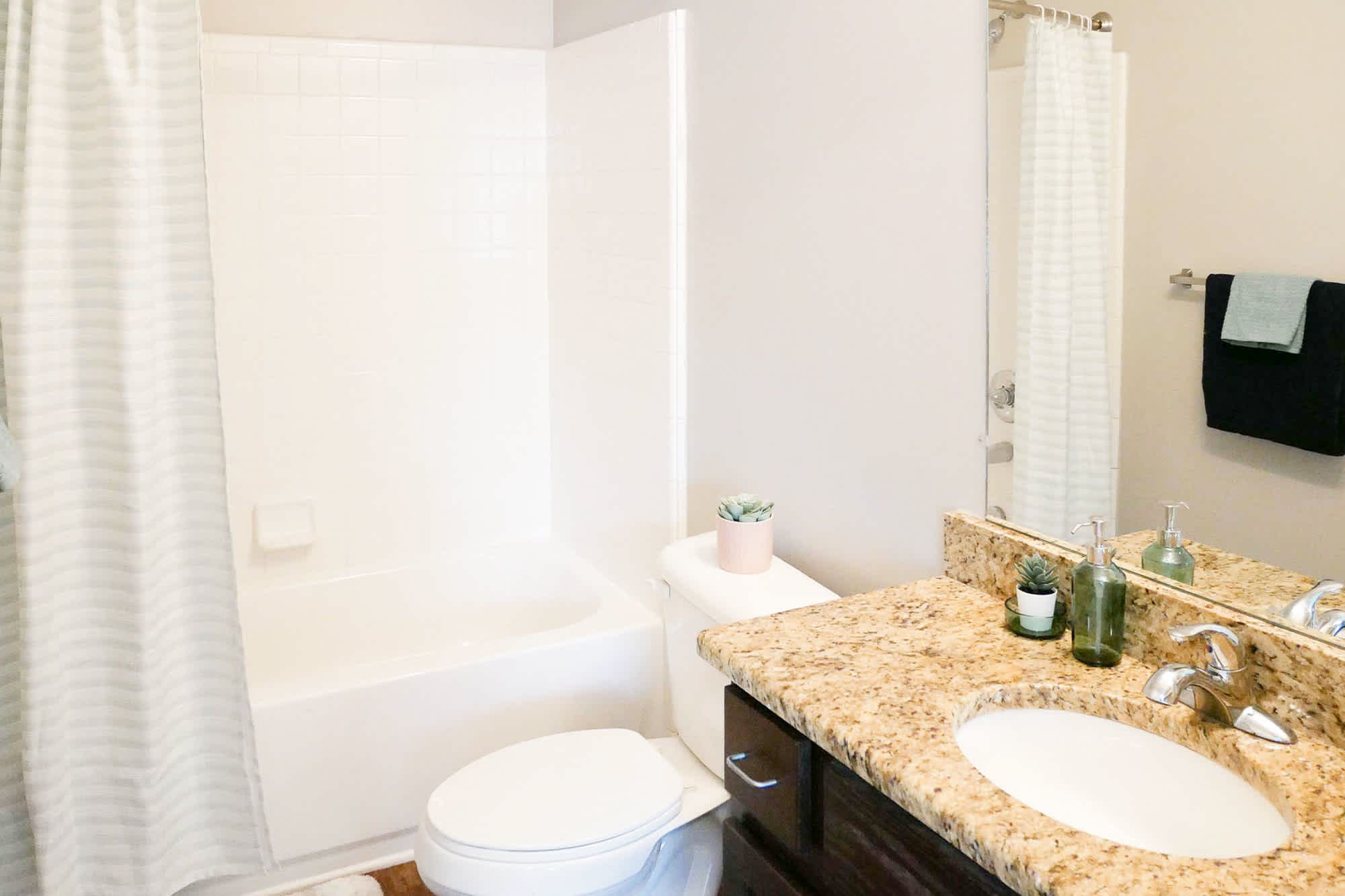 The Oak - 3 Bed 2 Bath - Master Bathroom
