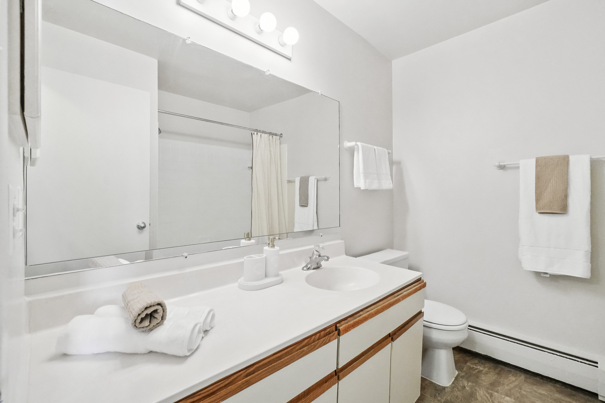 The Broadway - 1 Bed 1 Bath - Bathroom