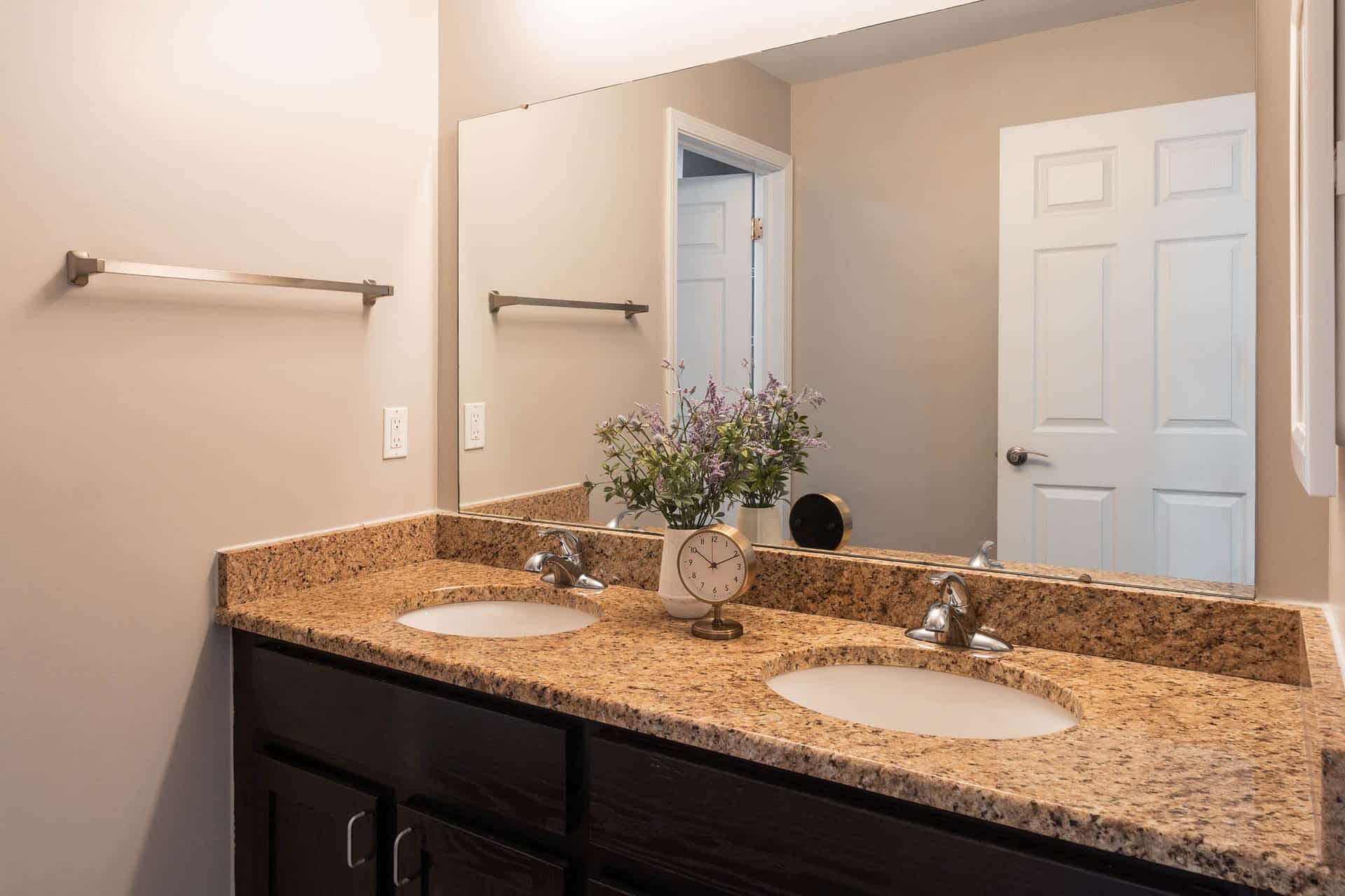 The Redwood - 3 Bed 2 Bath - Bathroom