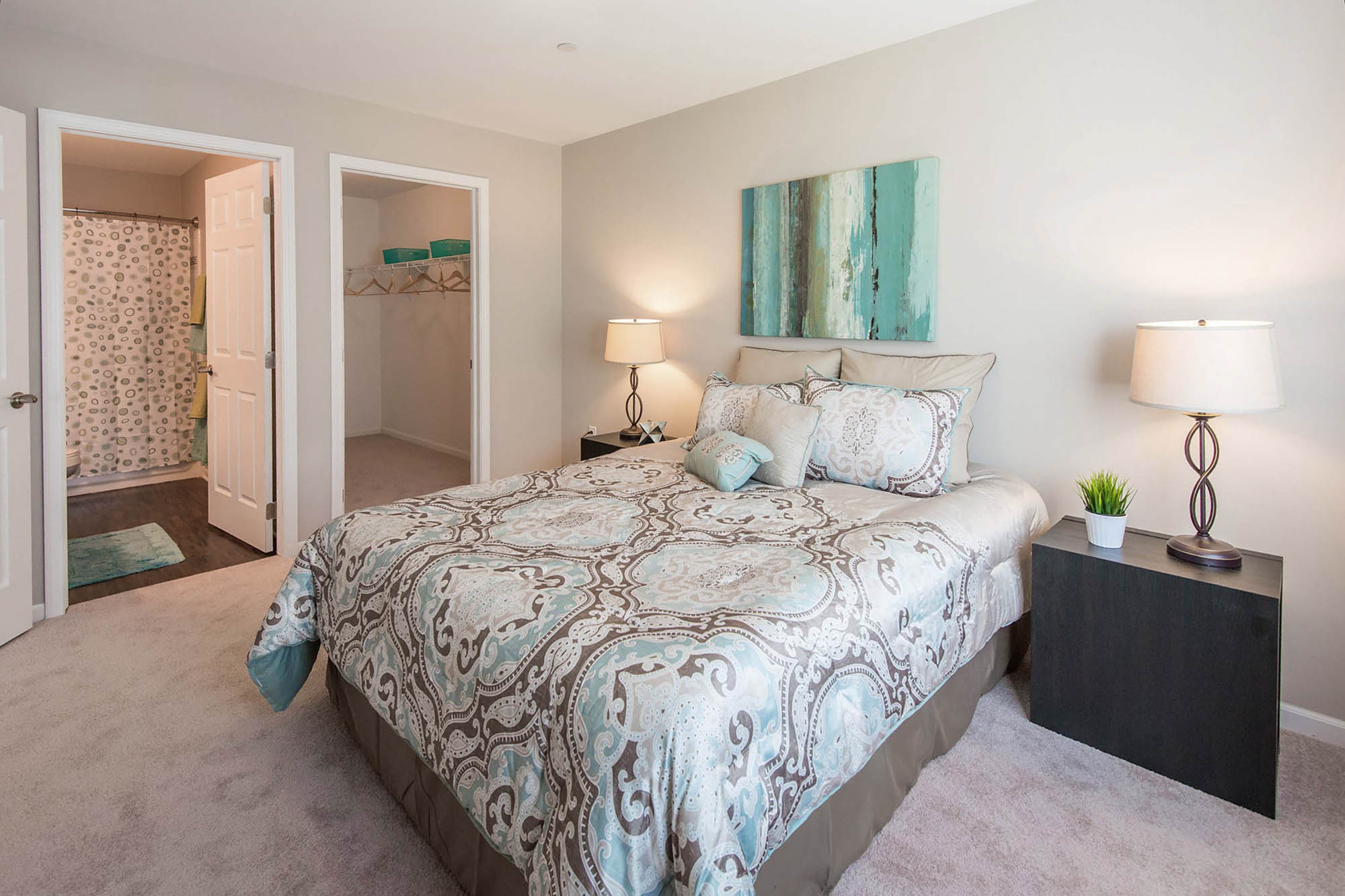 Summit & Thompson - 3 Bed 2.5 Bath - Primary Bedroom