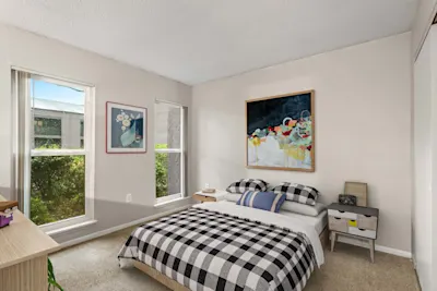 Corrine - Studio - Bedroom
