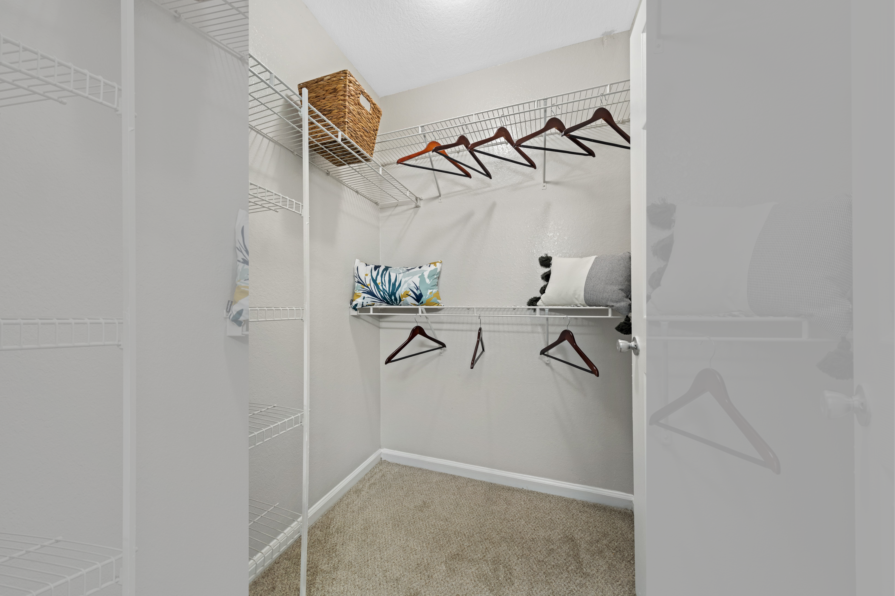 Oca - 2 Bed 2 Bath - Primary Closet