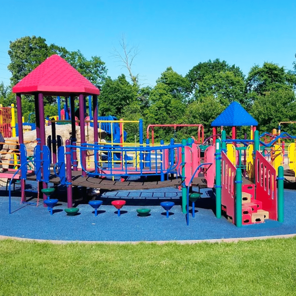 Schooner Cove apartments in Ypsilanti, Michigan on Ford Lake 1 3