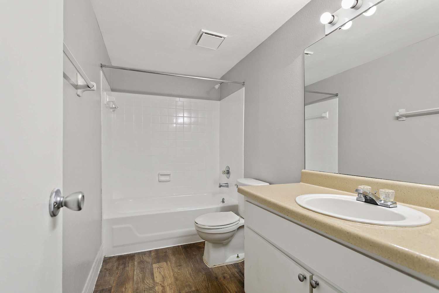 Media Gallery for Azure Winter Park apartments in Winter Park, Florida