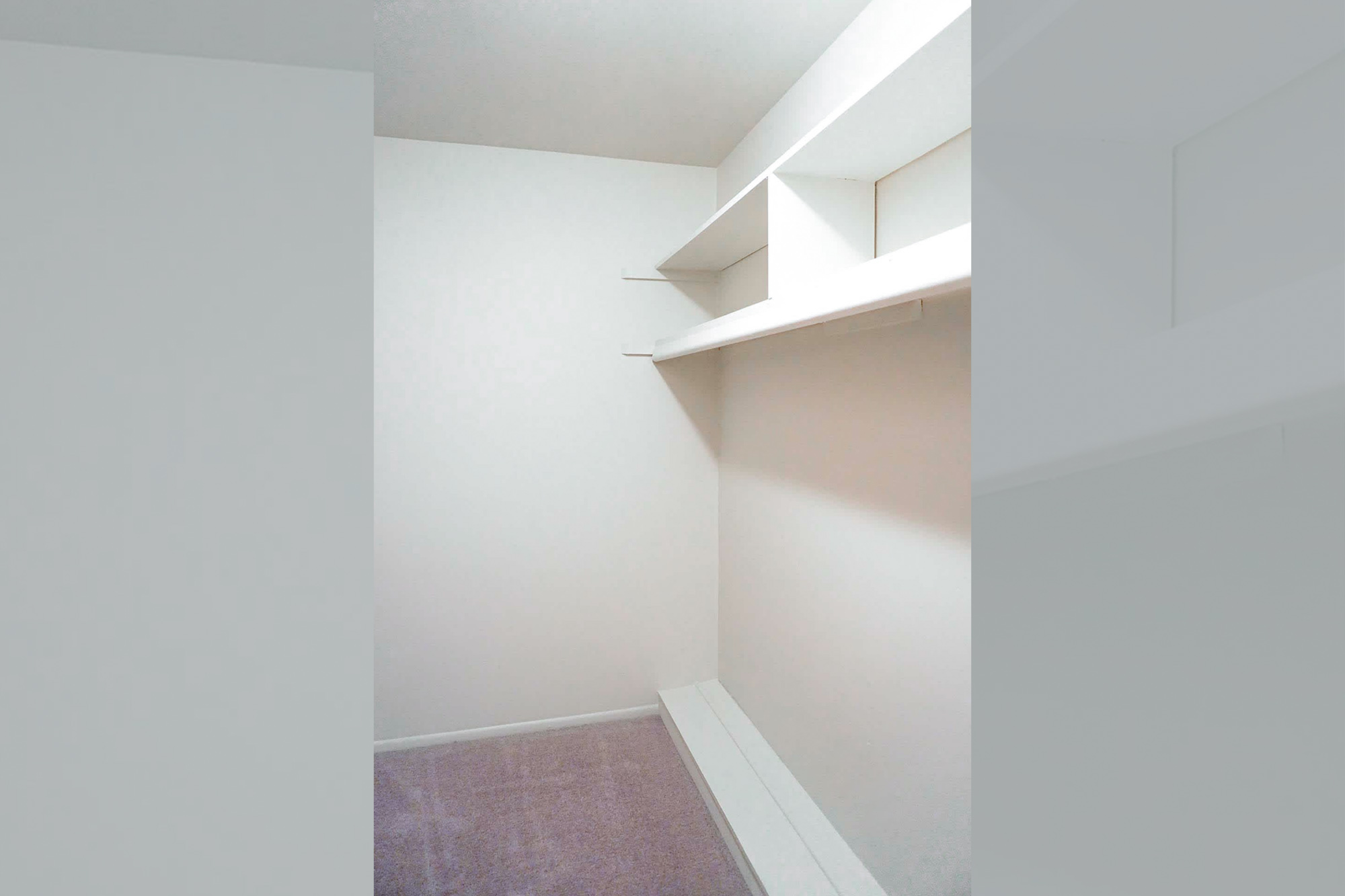 The Bagley - 1 Bed 1 Bath - Primary Bedroom Closet