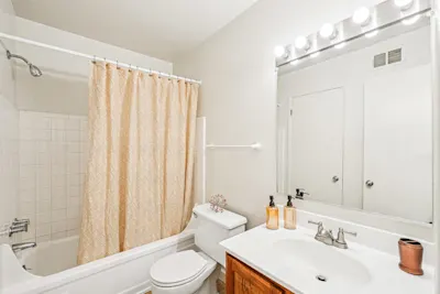 The Gaston & The Grand - 2 Bed 1 Bath - Bathroom