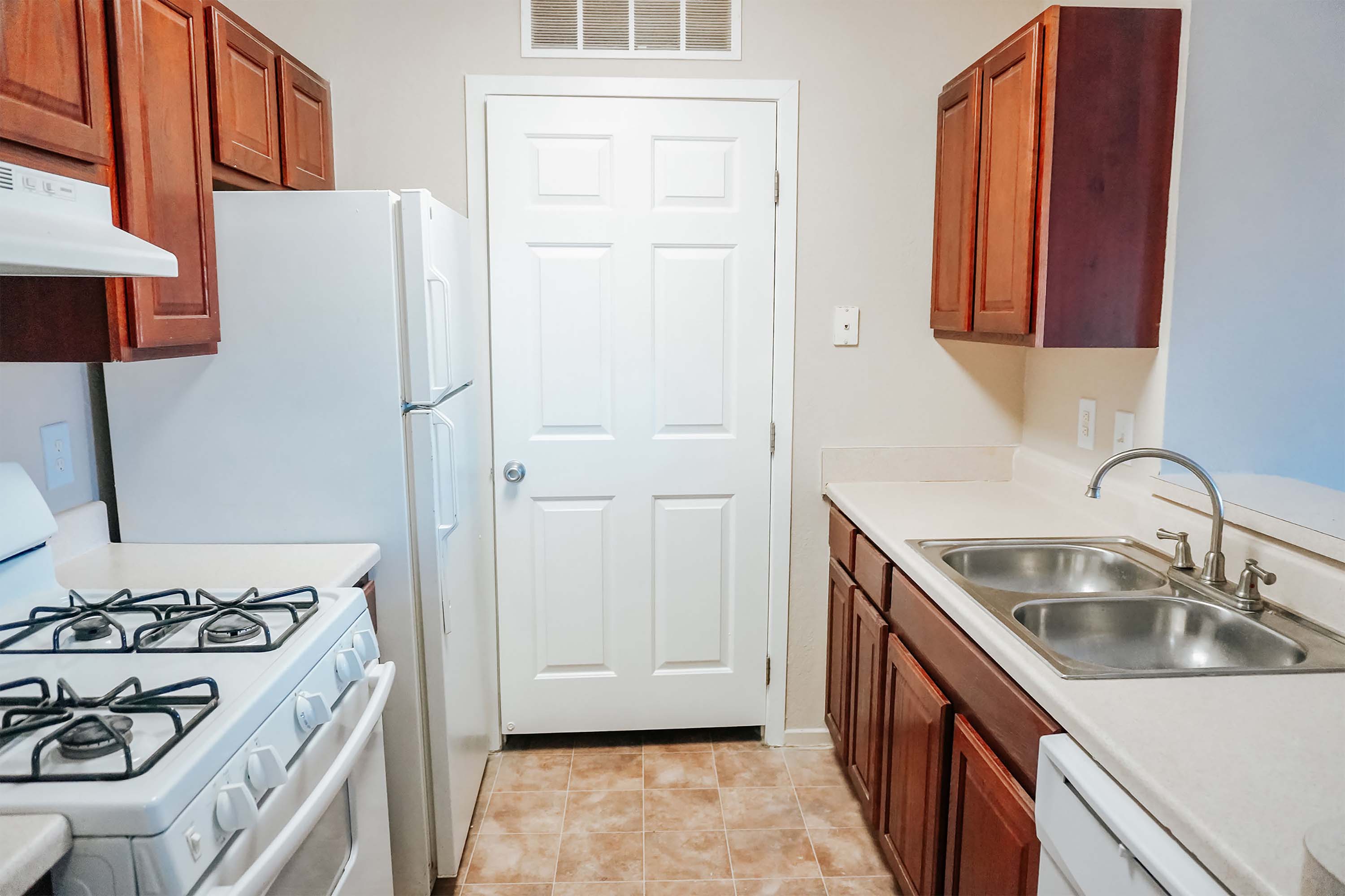 Floorplan The Ford for Schooner Cove apartments in Ypsilanti, MI 48197