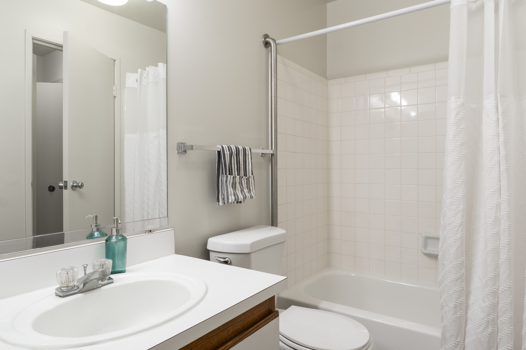 The Sergei - 2 Bed 2 Bath - Bathroom