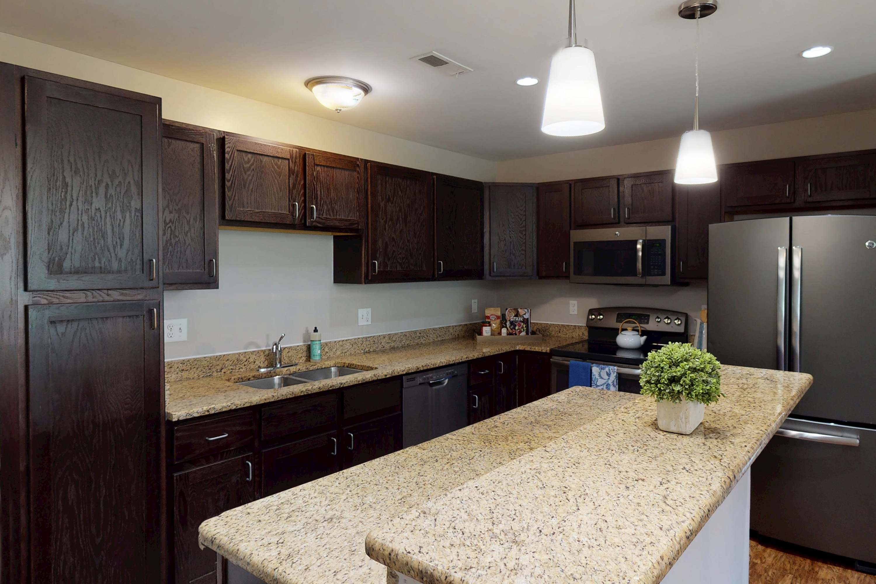 The Poplar - 2 Bed 2 Bath - Kitchen