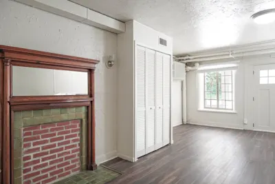 The Clark - 1 Bed 1 Bath - Fireplace