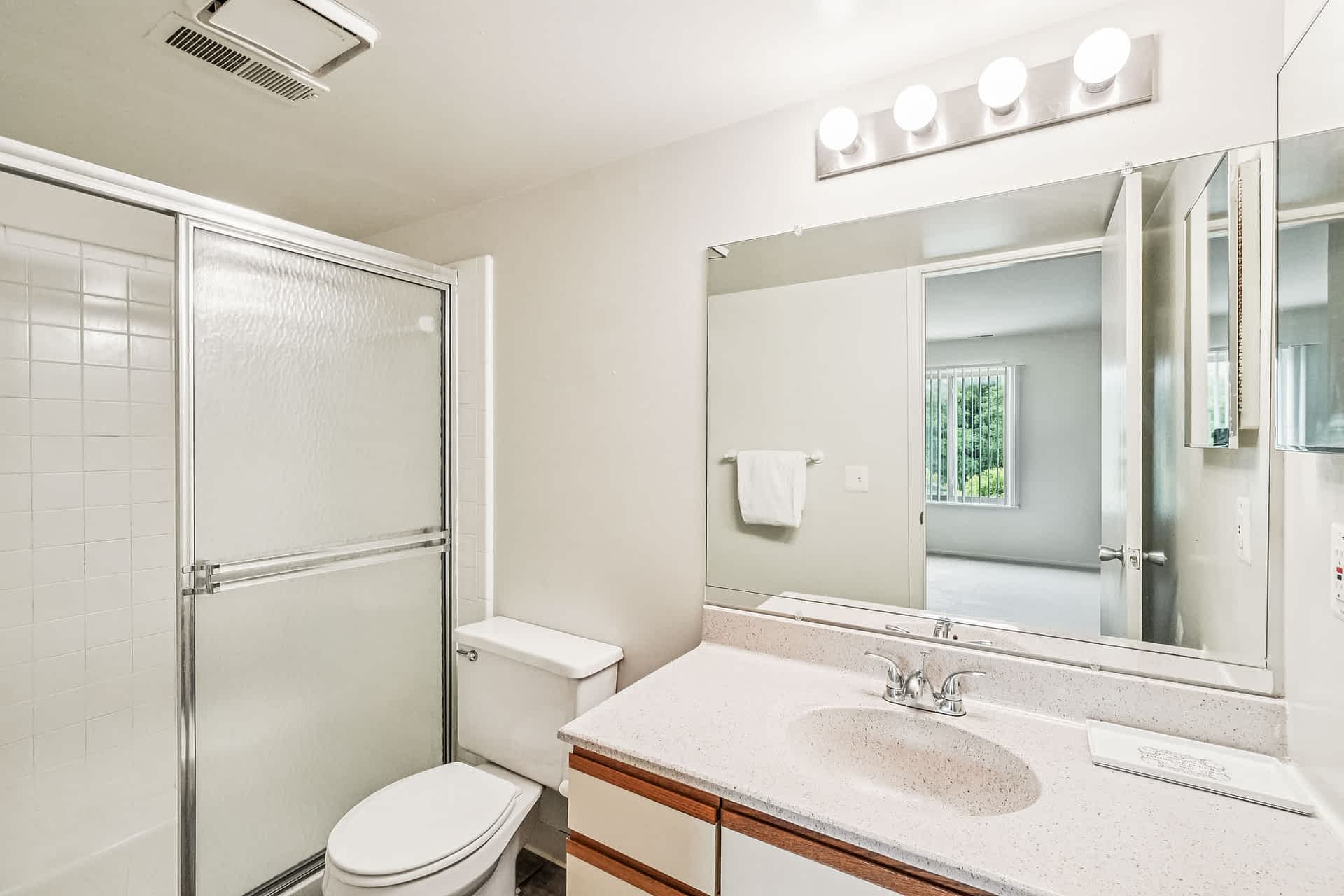 Grand Merais - 3 Bed 2 Bath - Bathroom