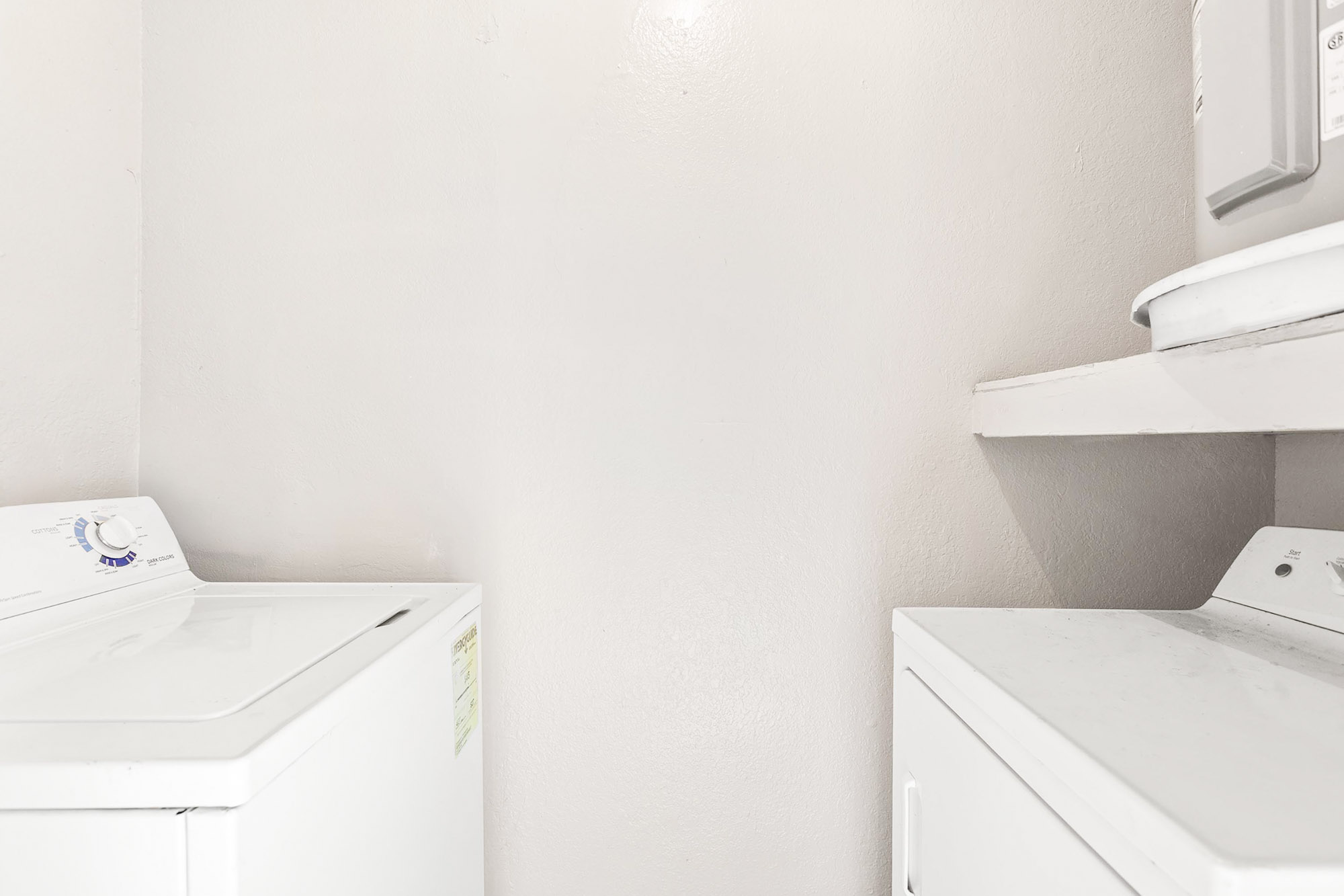 Ambersweet - 2 Bed 2 Bath - In-Unit Laundry