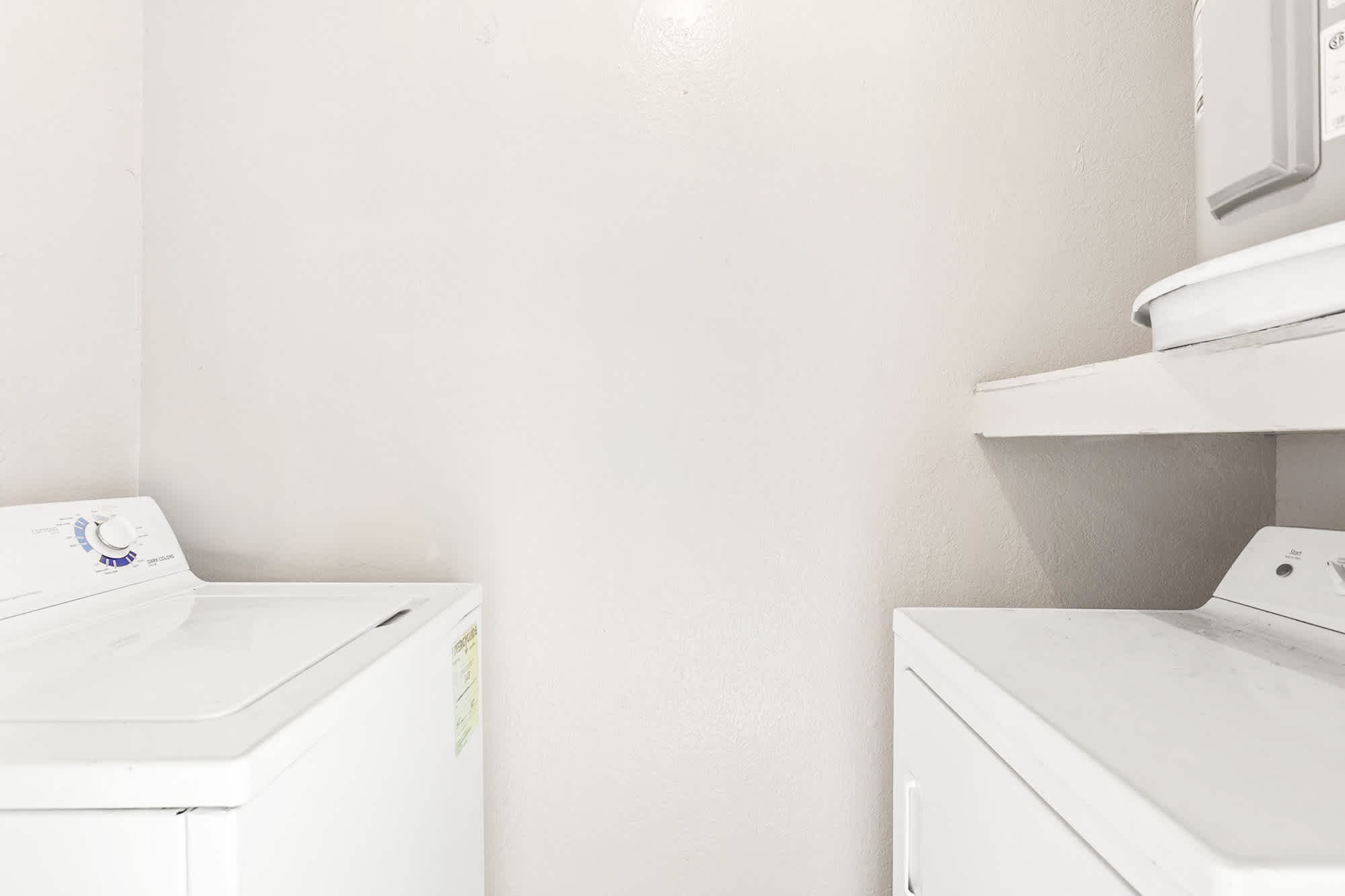 Ambersweet - 2 Bed 2 Bath - In-Unit Laundry