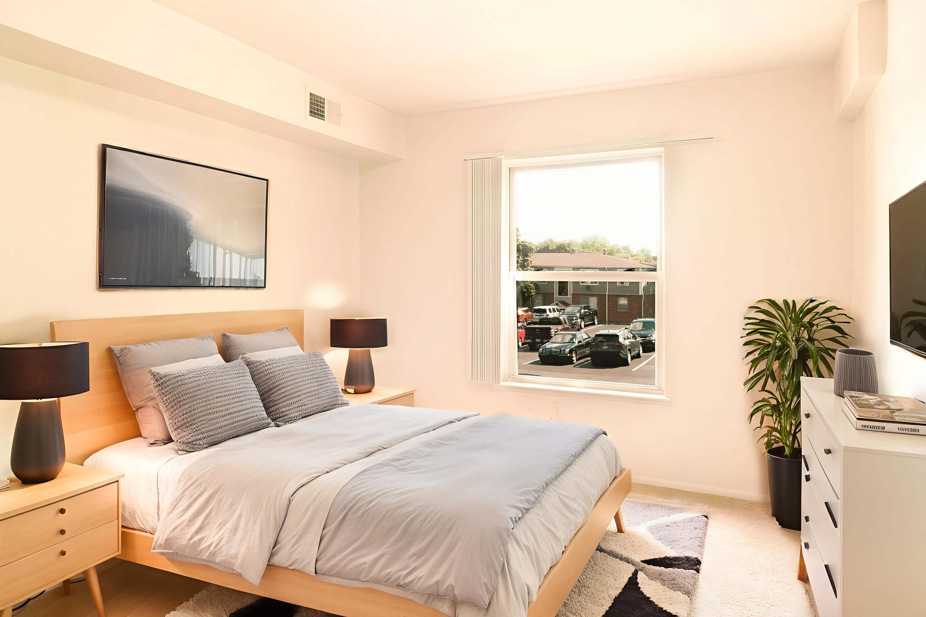 Clague - 2 Bed 1.5 Bath - Bedroom