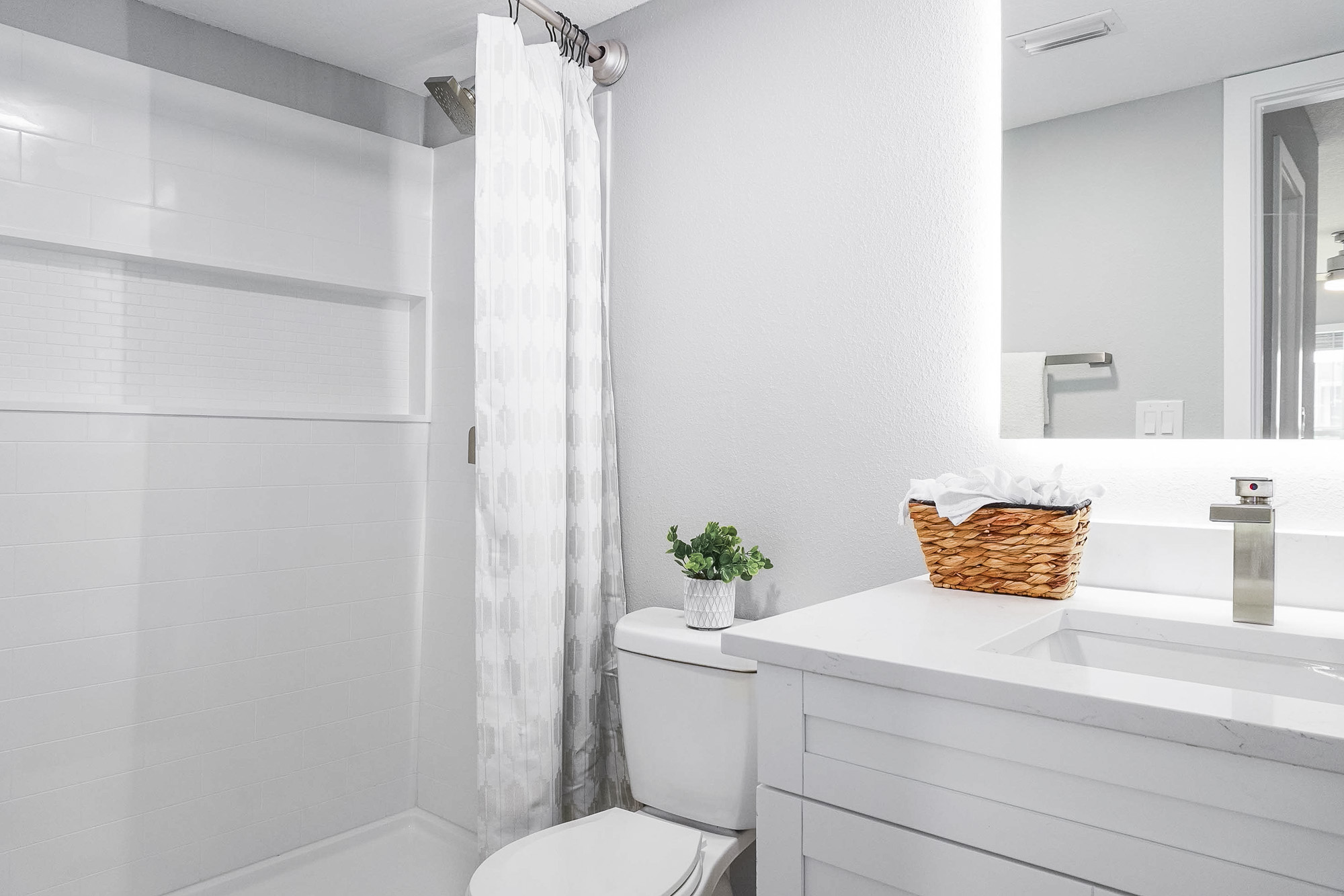 Central+ - 3 Bed 2 Bath - Bathroom