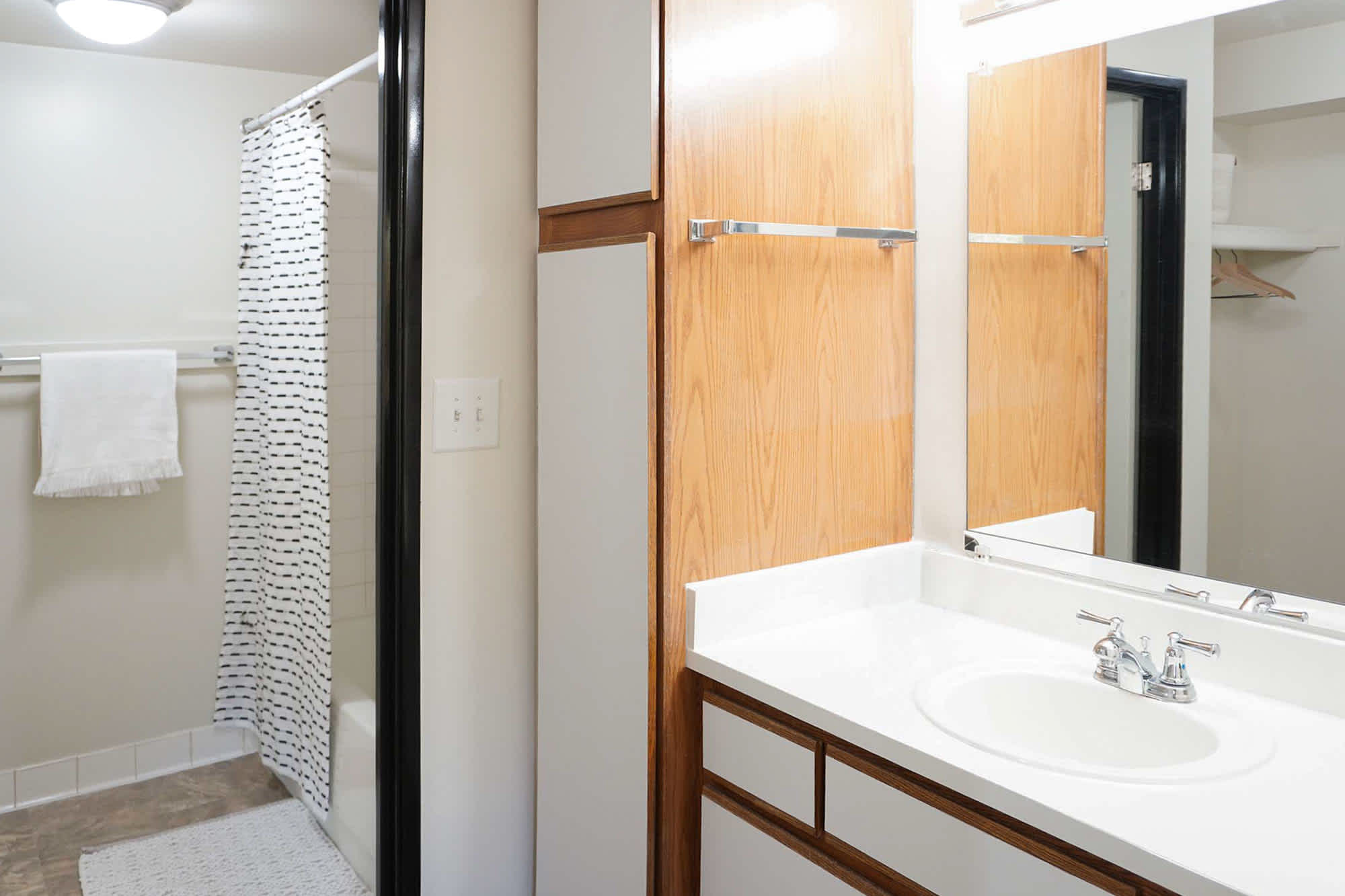 The Claude - 3 Bed 2 Bath - Bathroom