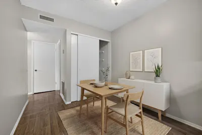 Lynx-2bed--1bath-Dining