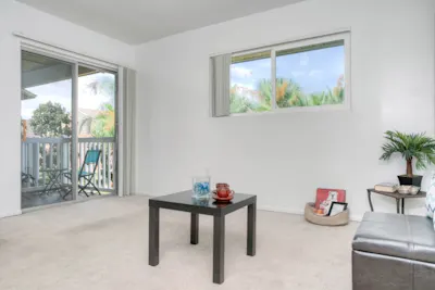 The Florida - 1 Bed - 1.5 Bath - Living Room