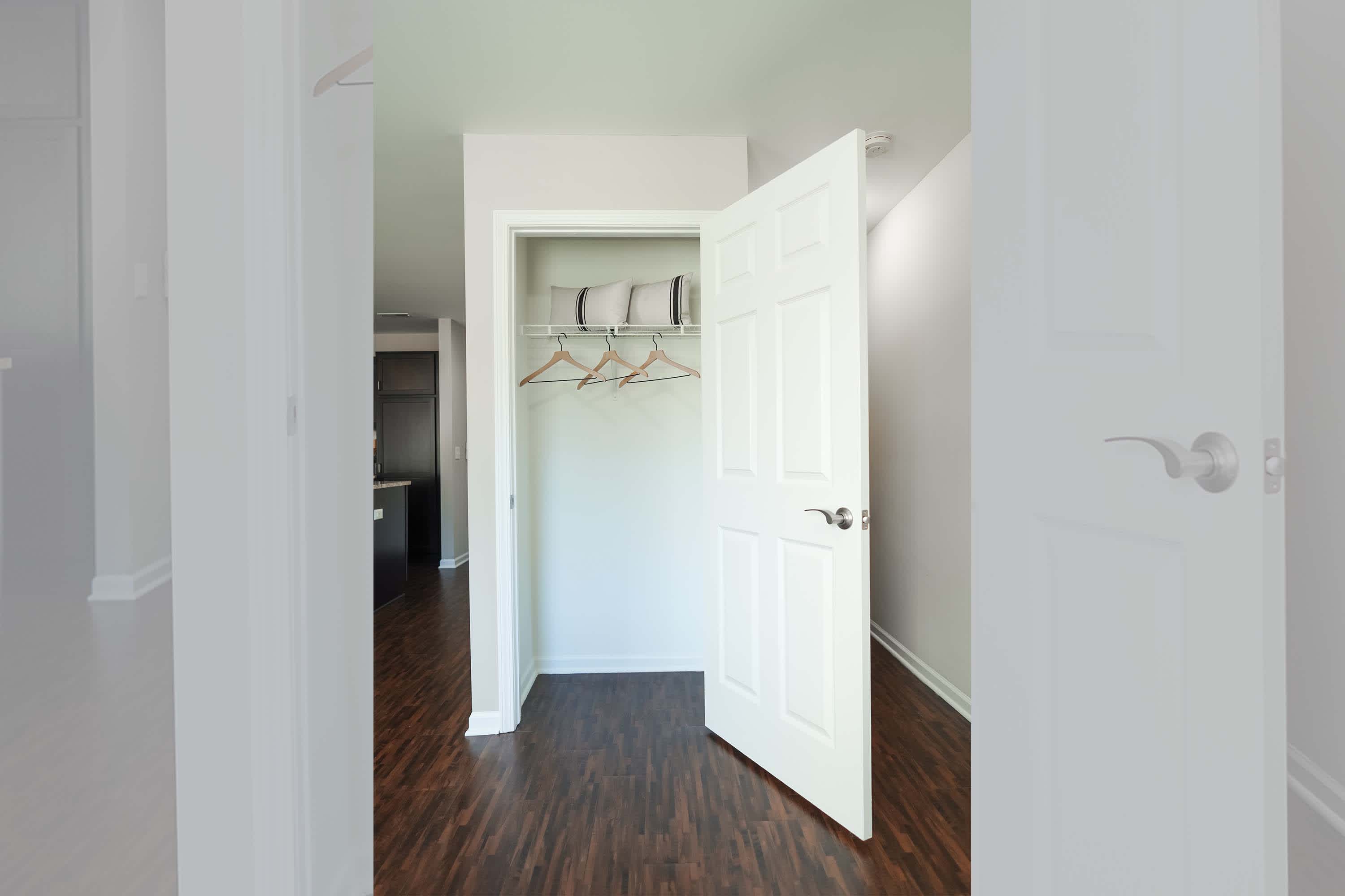 Jefferson - 2 Bed 1.5 Bath - Coat Closet