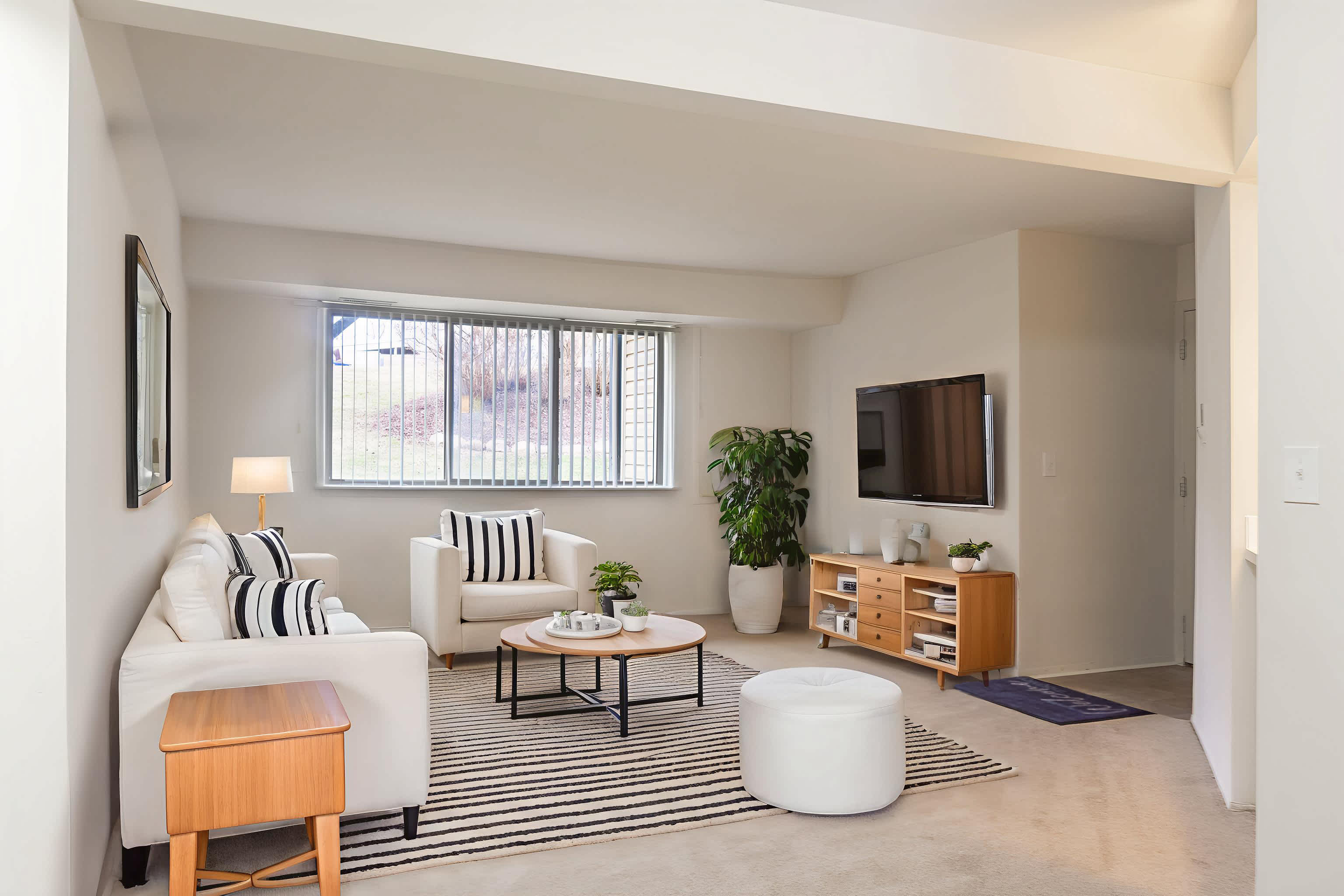 The Aphrodite - 1 Bed 1 Bath - Living Room