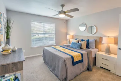 Destin - 1 Bed 1 Bath - Bedroom