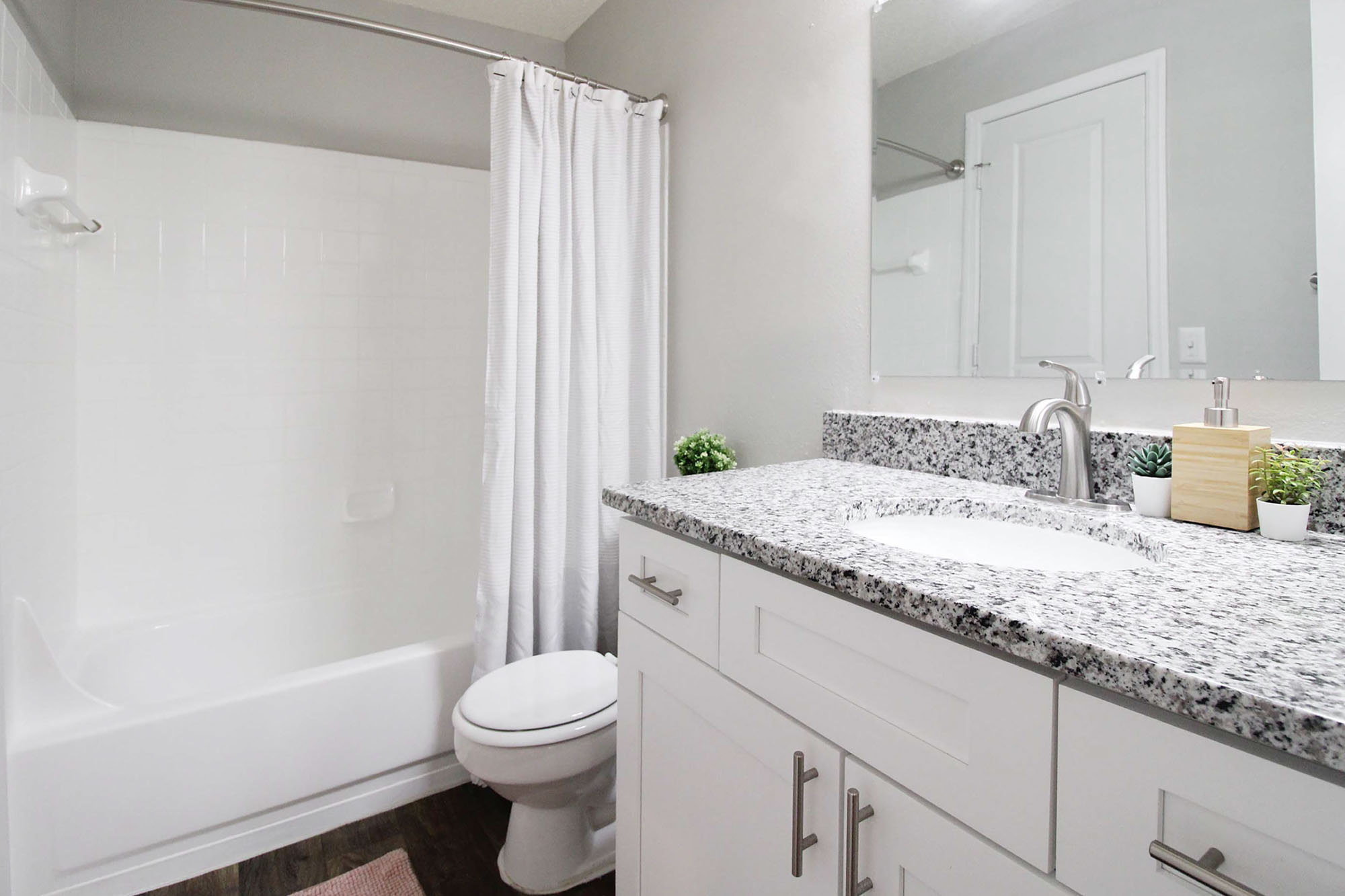 The Briercliff - 1 Bed 1 Bath - Bathroom