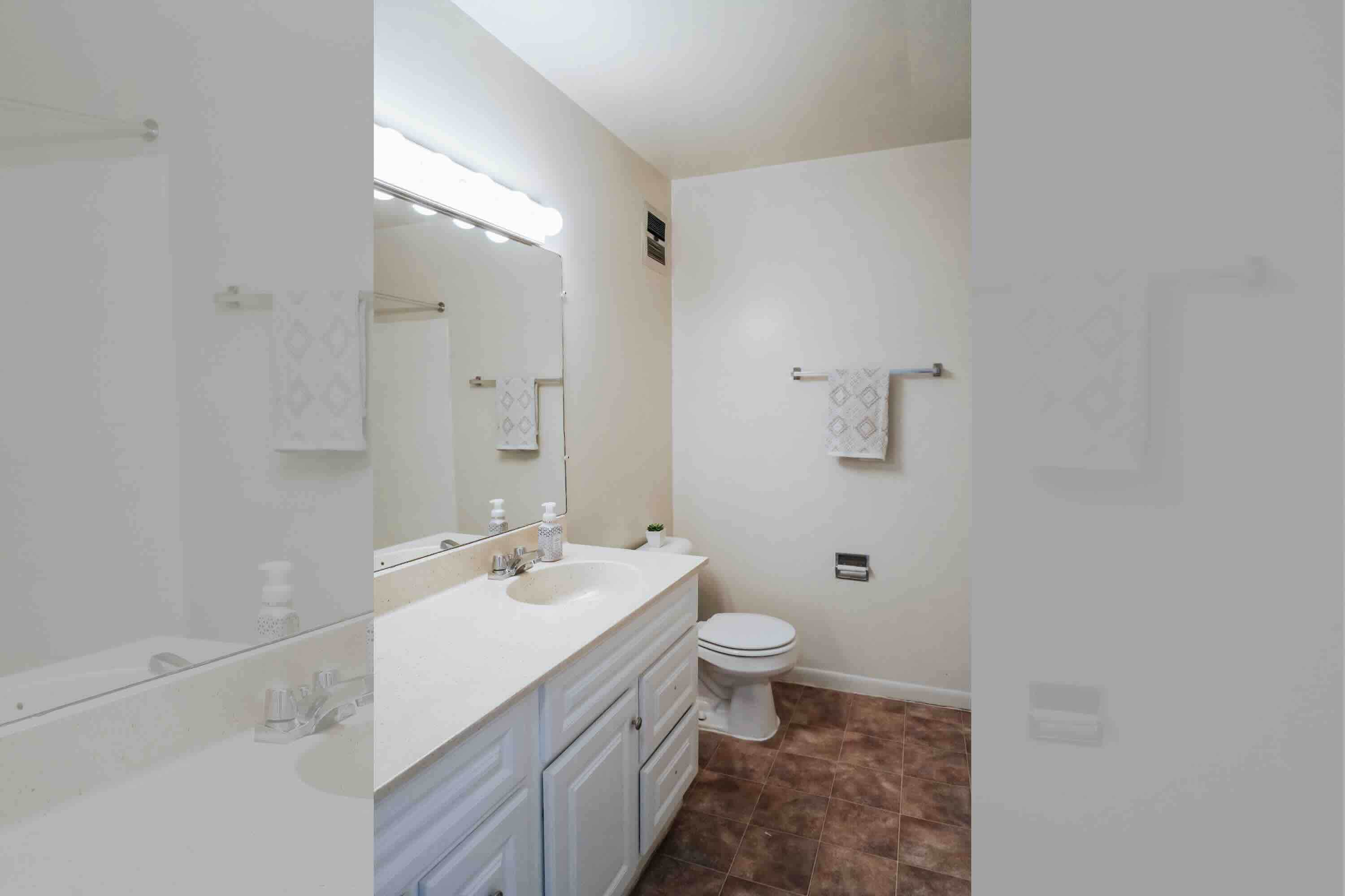 Superior - 2 Bed 1.5 Bath - Bathroom