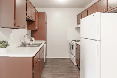 The Donahue - 2 Bedroom 2 Bathroom - Kitchen