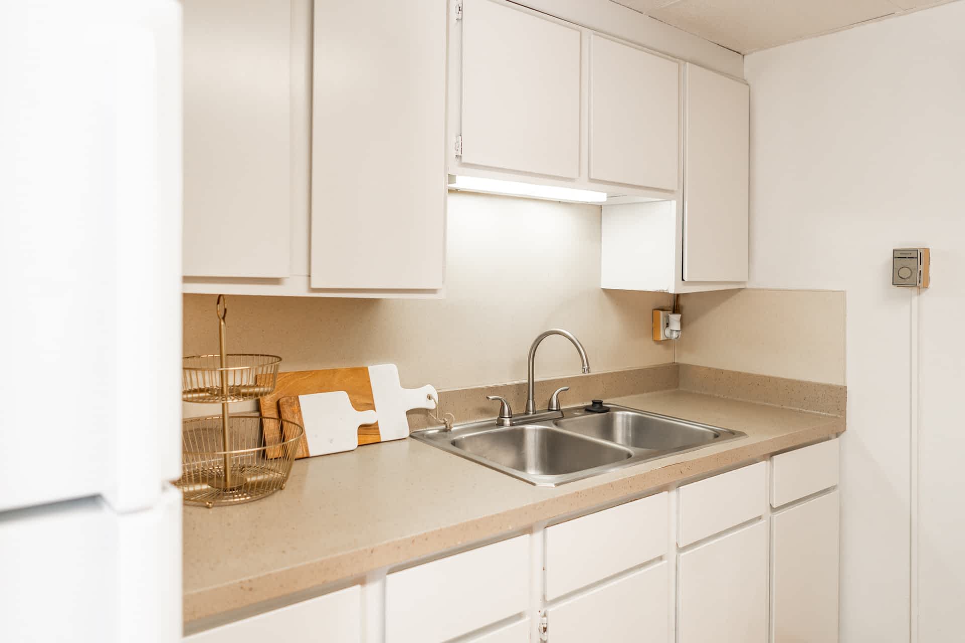 The James - 1 Bed 1 Bath - Kitchen