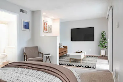 Sully - Studio - Bedroom Living Area