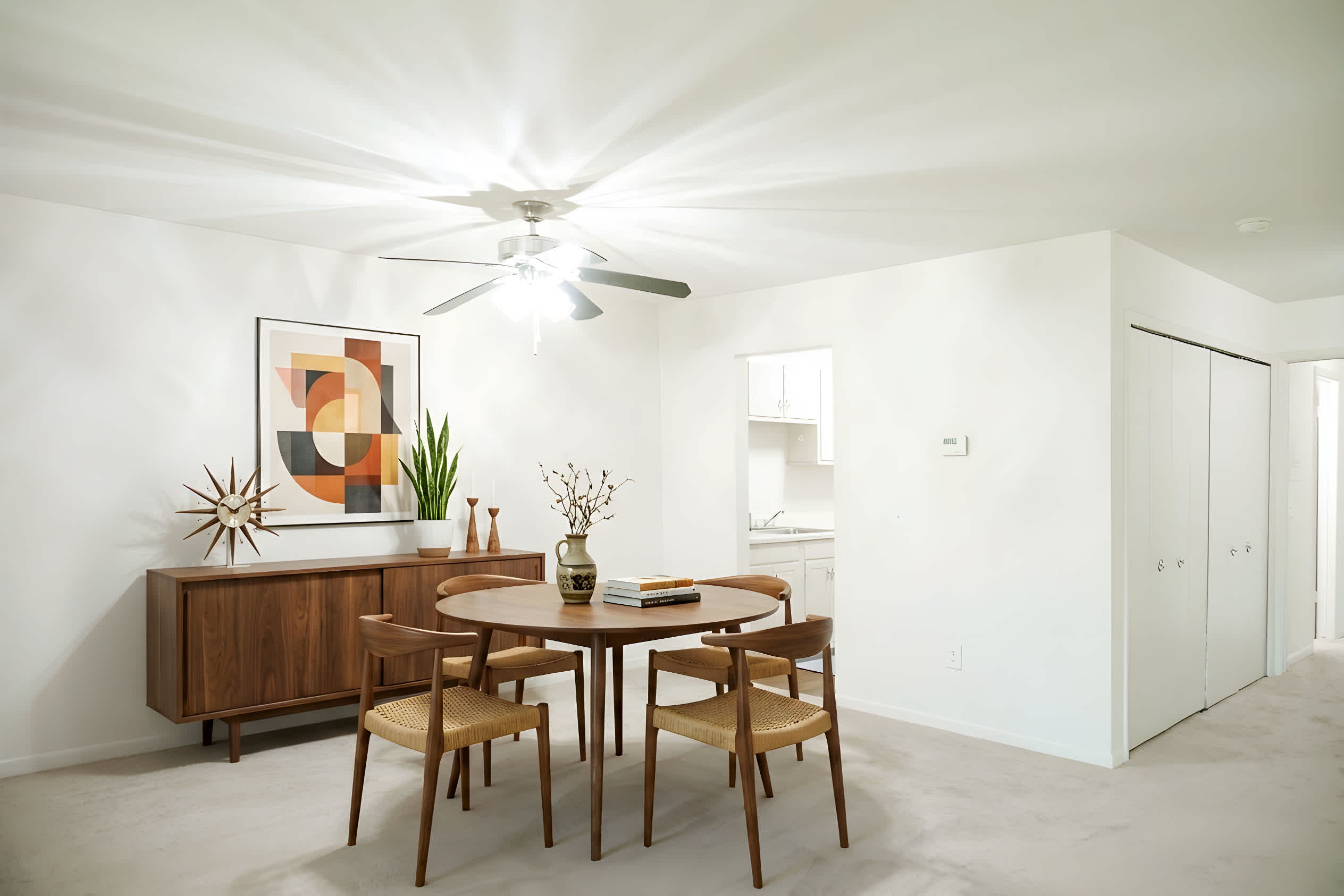 The George - 2 Bed 2 Bath - Dining Room