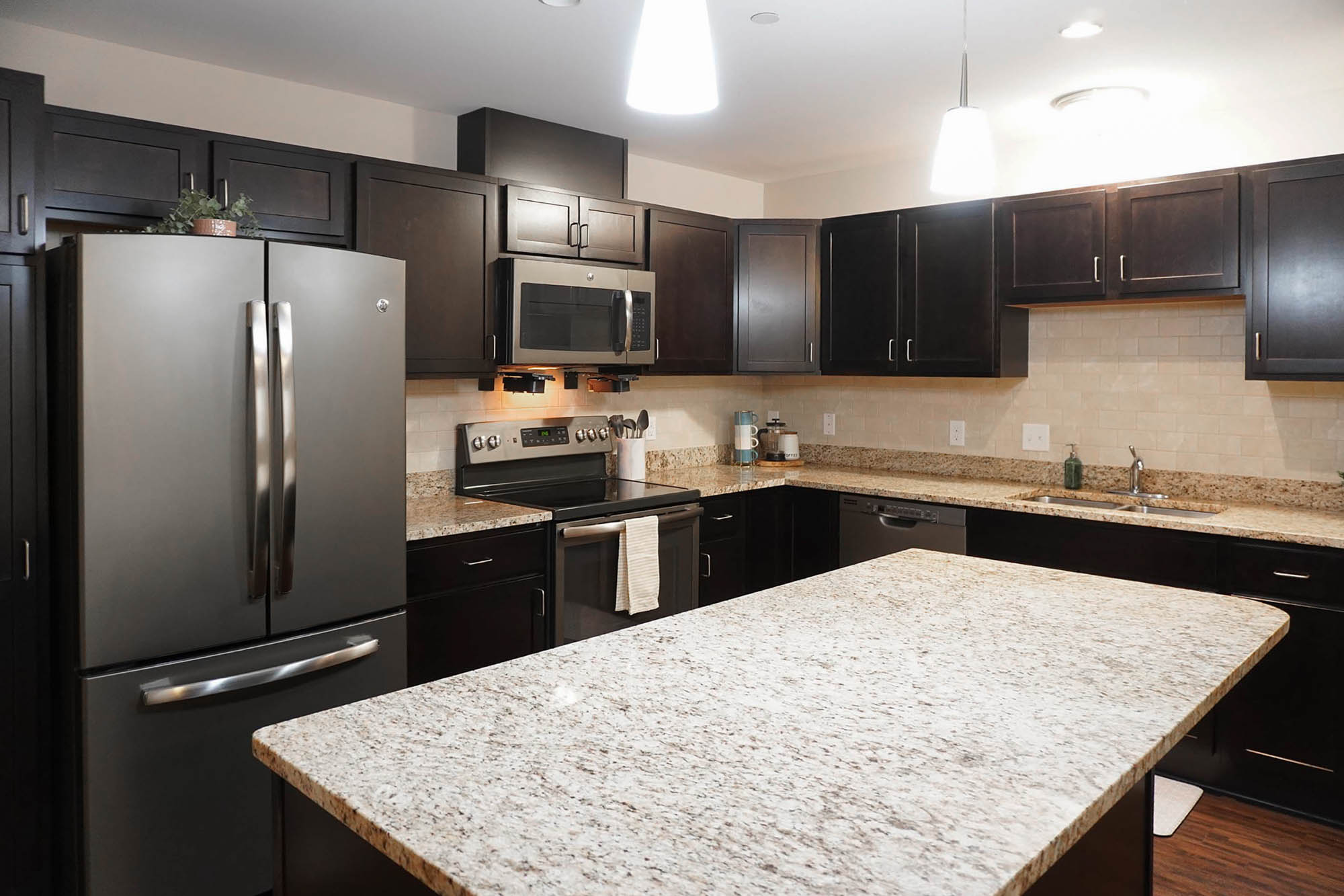 Washington - 1 Bed 1 Bath - Kitchen