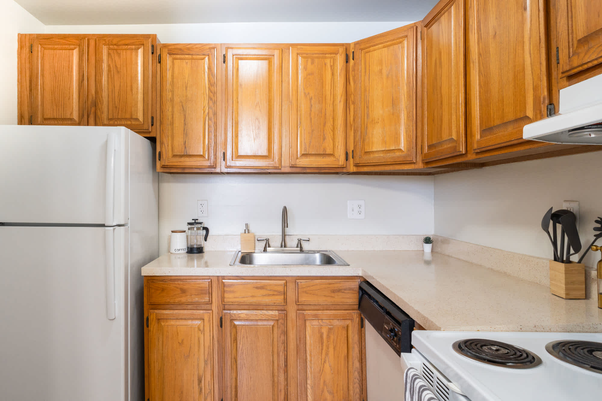 Michigan - 2 Bed 1 Bath - Kitchen (Honey Oak Cabinets)