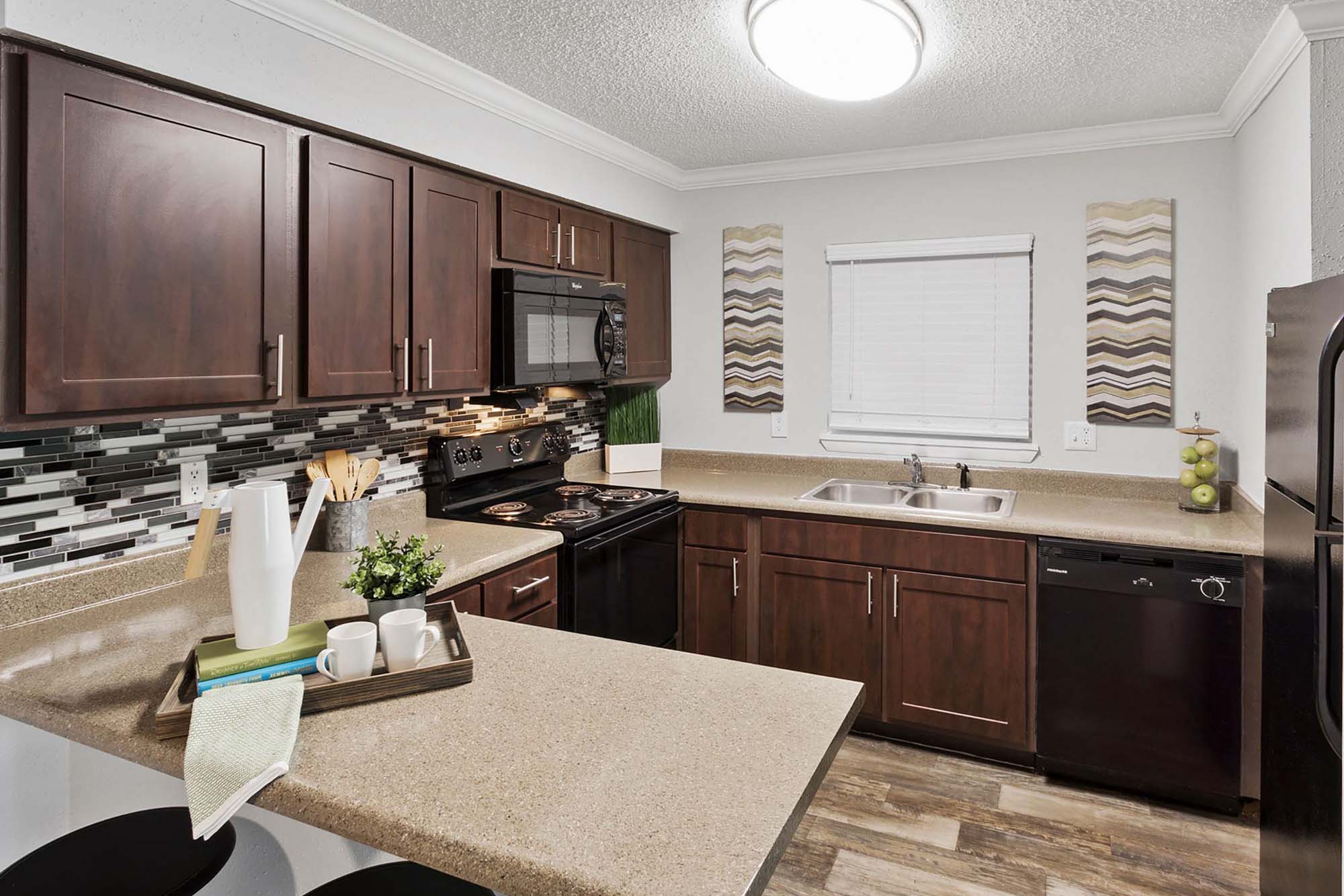 Ginnie - 1 Bed 1 Bath - Kitchen