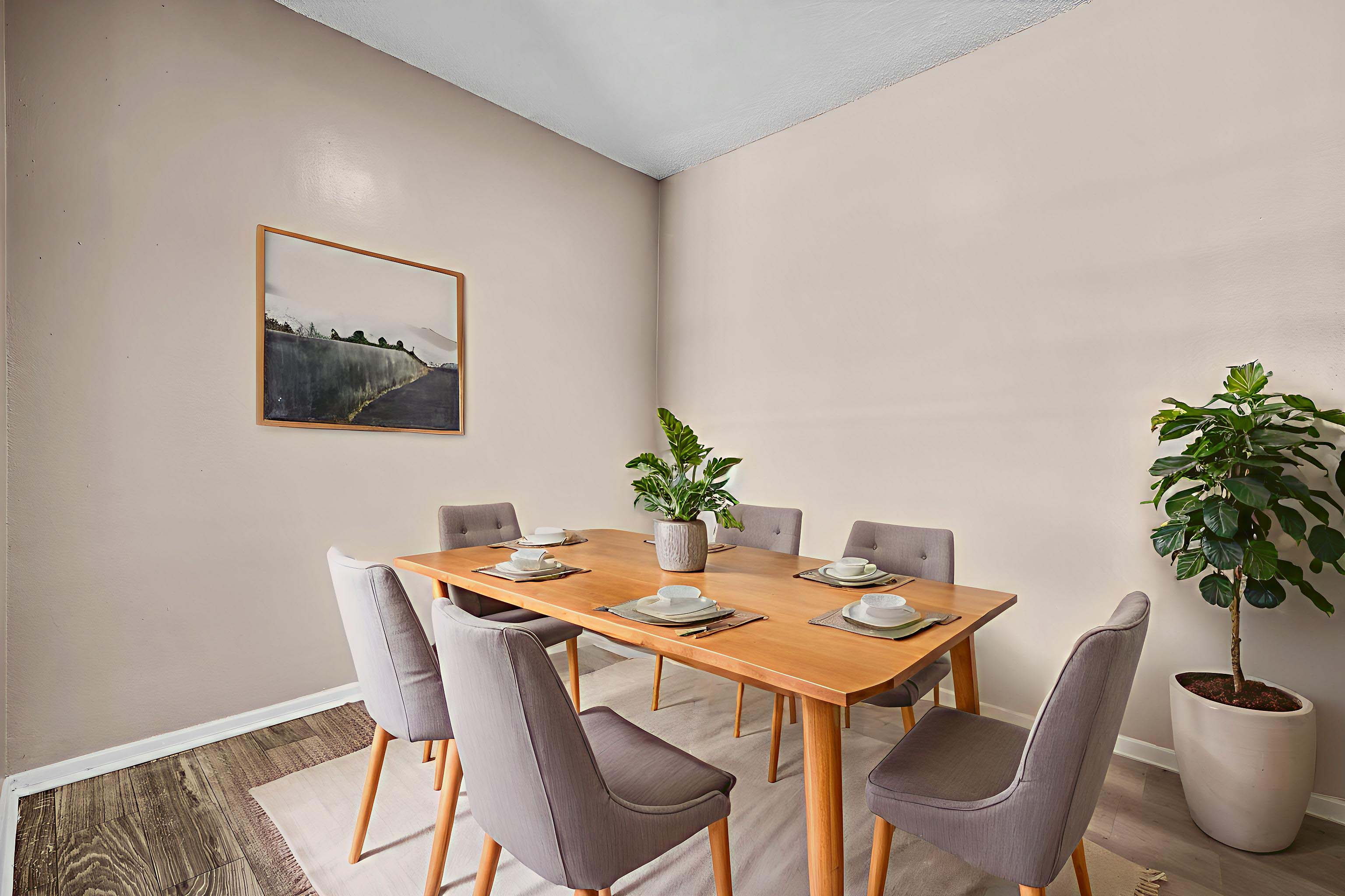 Hudson - 2 Bed 1 Bath - Dining Room