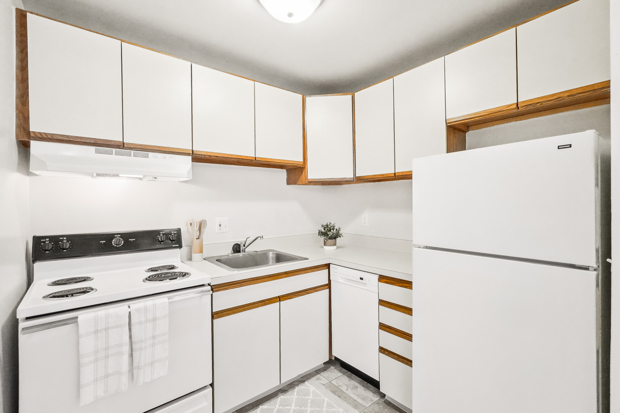 The Broadway - 1 Bed 1 Bath - Kitchen